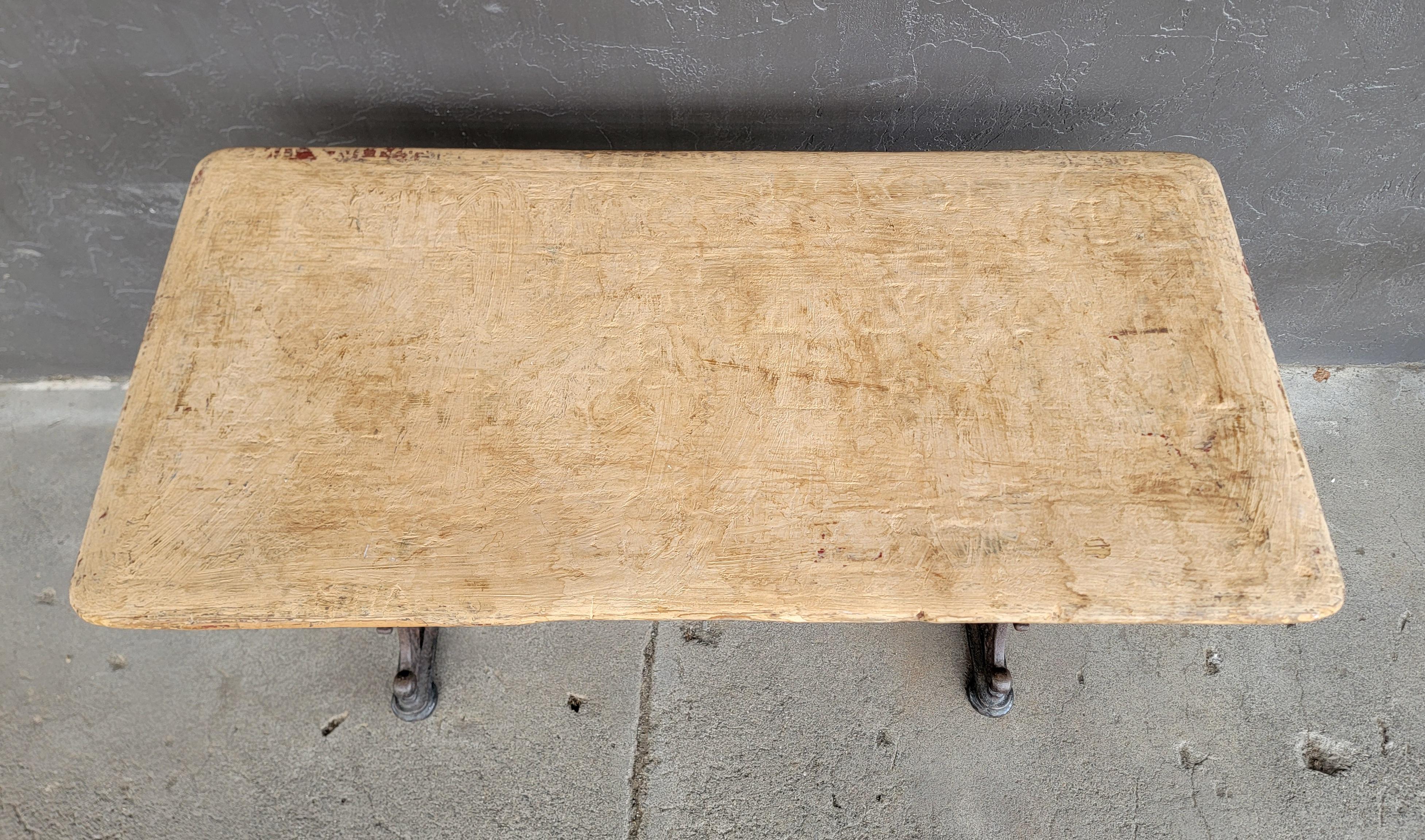Table de pub en fonte Circa. 1900 en vente 2