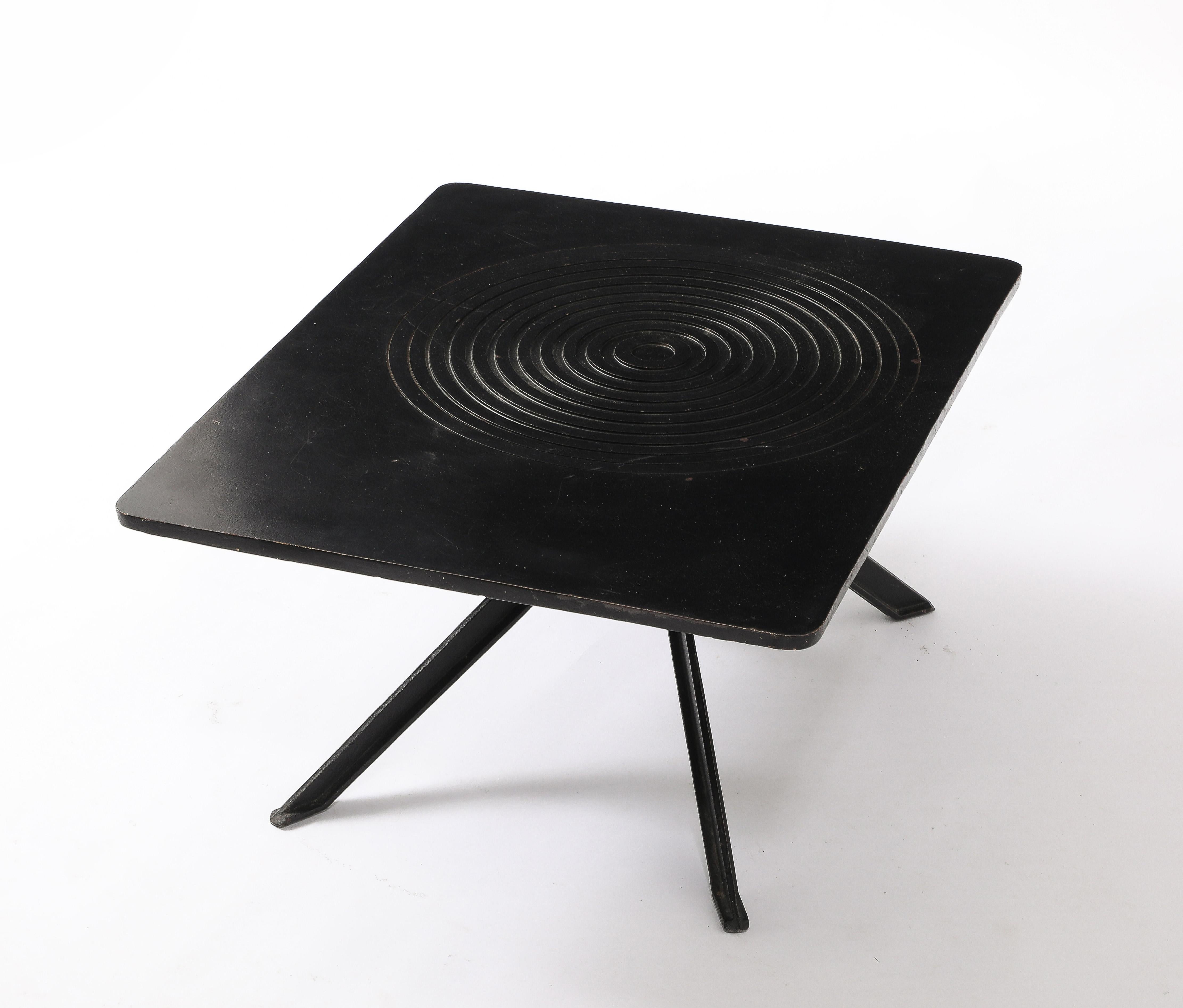 Table d'extrémité en fonte, Belgique, années 1960 en vente 3