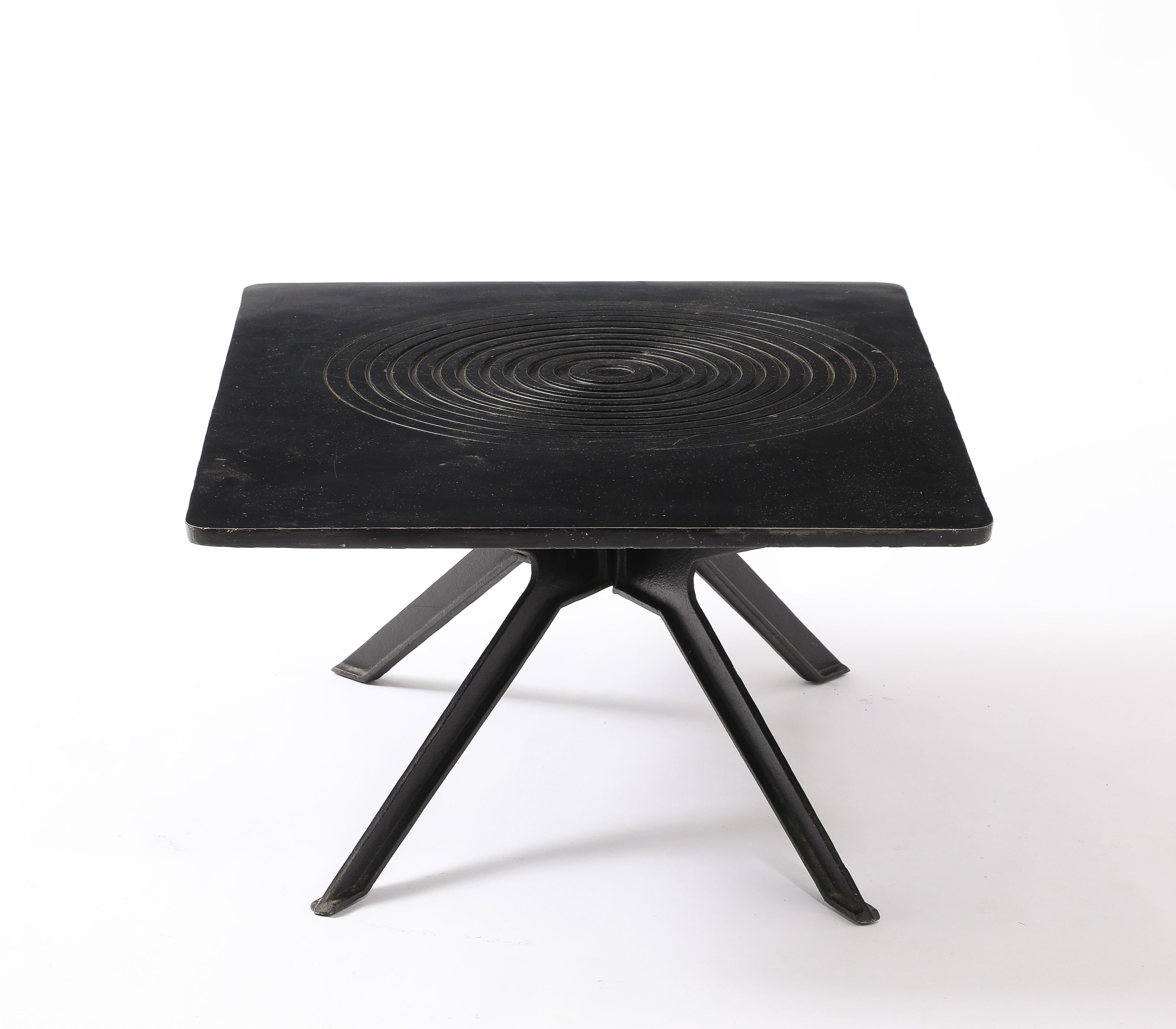 Table d'extrémité en fonte, Belgique, années 1960 en vente 2