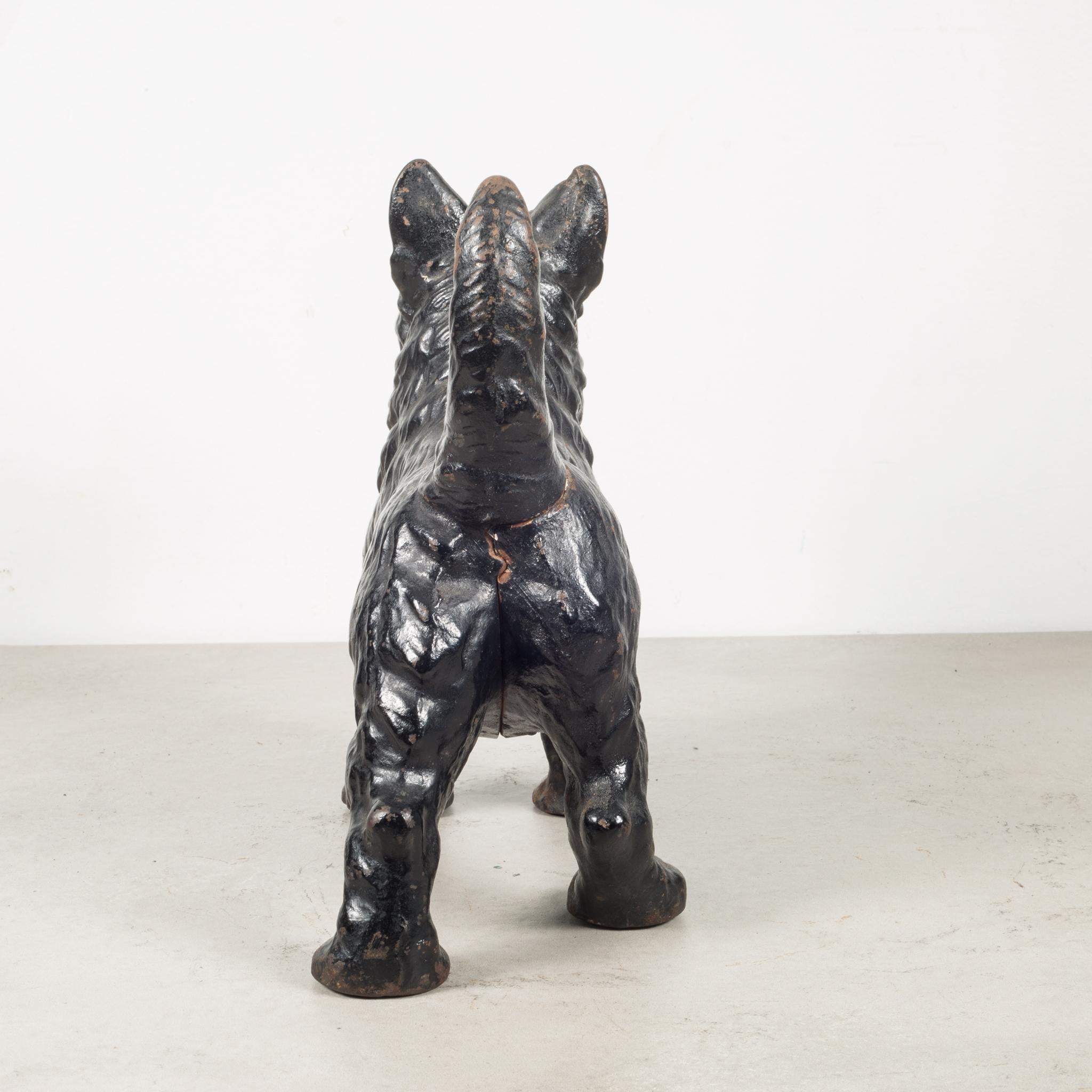 Cast Iron Scottish Terrier Doorstop by Hubley, circa 1910-1940 In Good Condition In San Francisco, CA