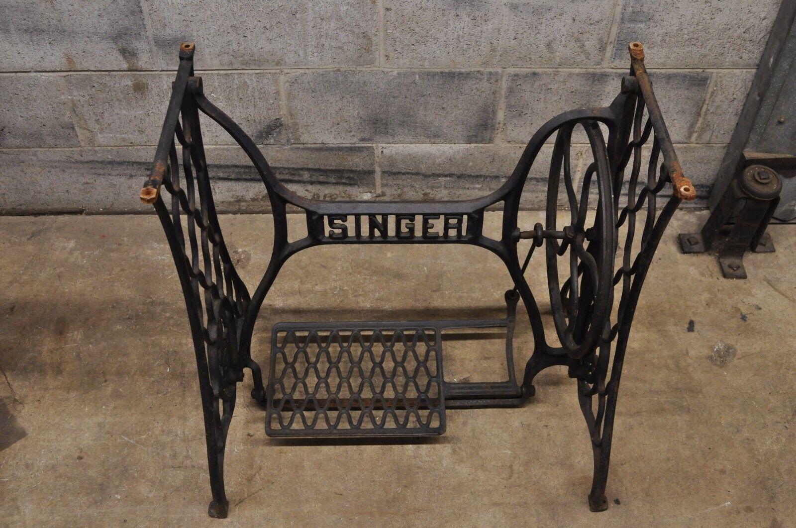 Cast Iron Singer Treadle Sewing Machine Base Console Table Oval Marble Top In Good Condition For Sale In Philadelphia, PA
