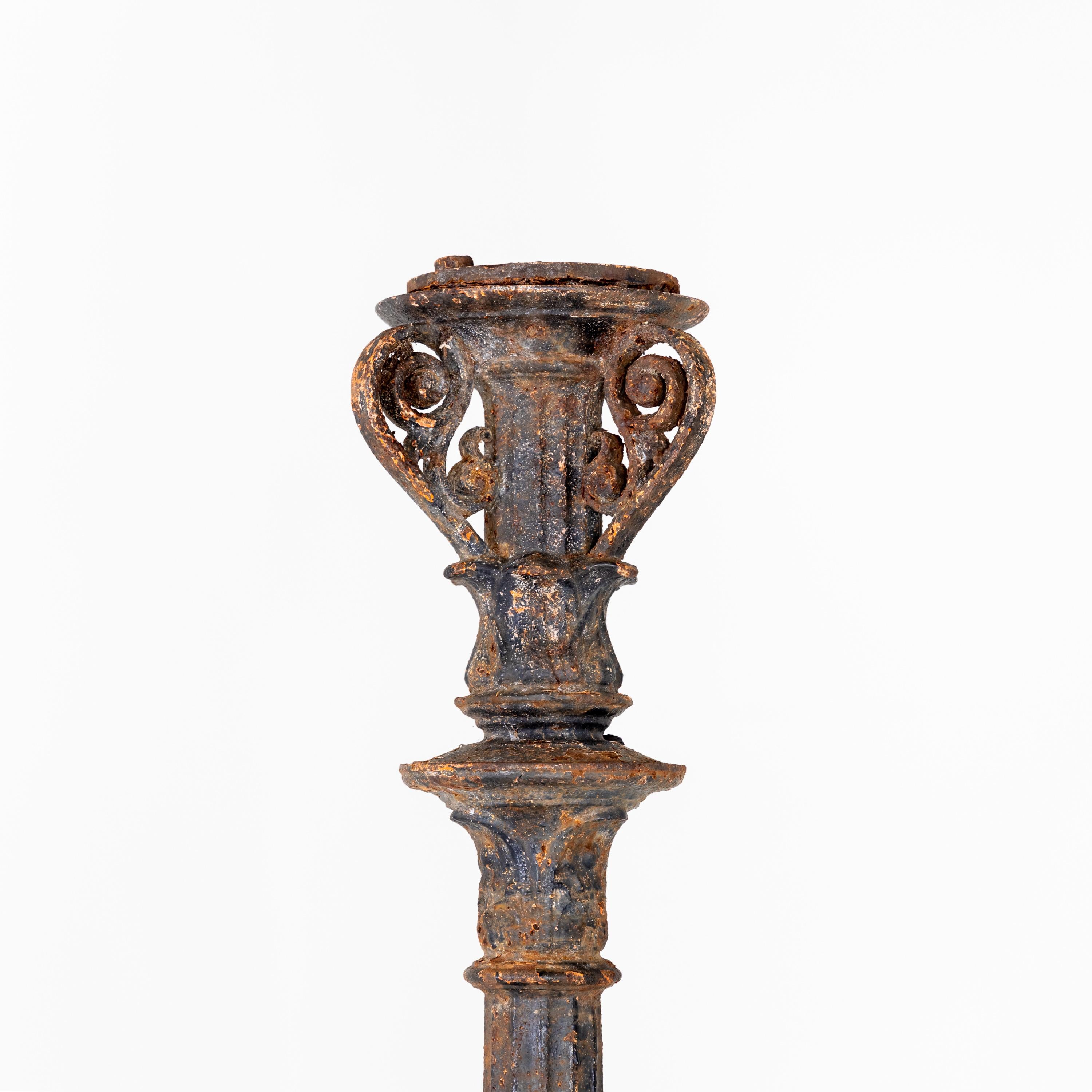 Cast Iron Street Lamp, 19th Century In Good Condition In Greding, DE