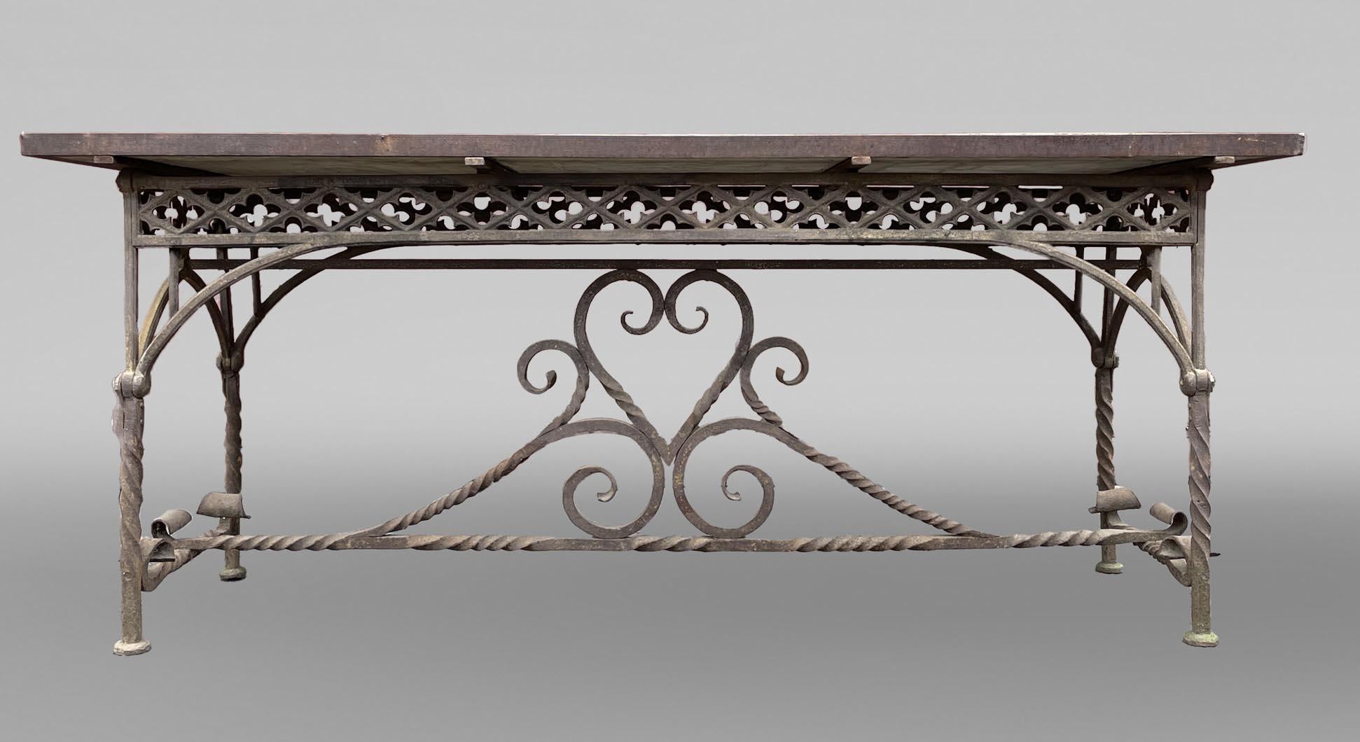 Gothic Revival Cast iron table in Neo-Gothic period For Sale