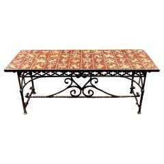 Table en fonte de la période néo-gothique