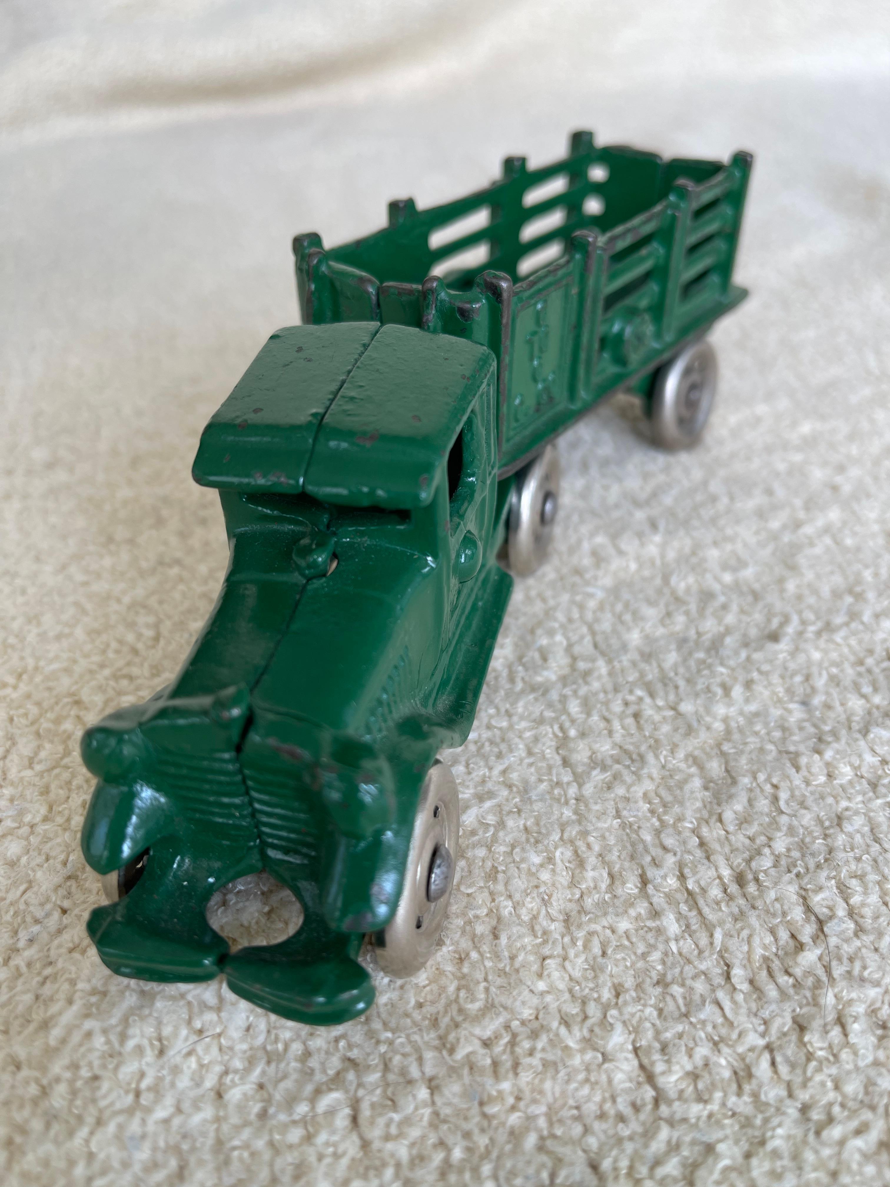 Mid-20th Century Cast Iron Truck by A. C. Williams, ca. 1930, Super Condition For Sale