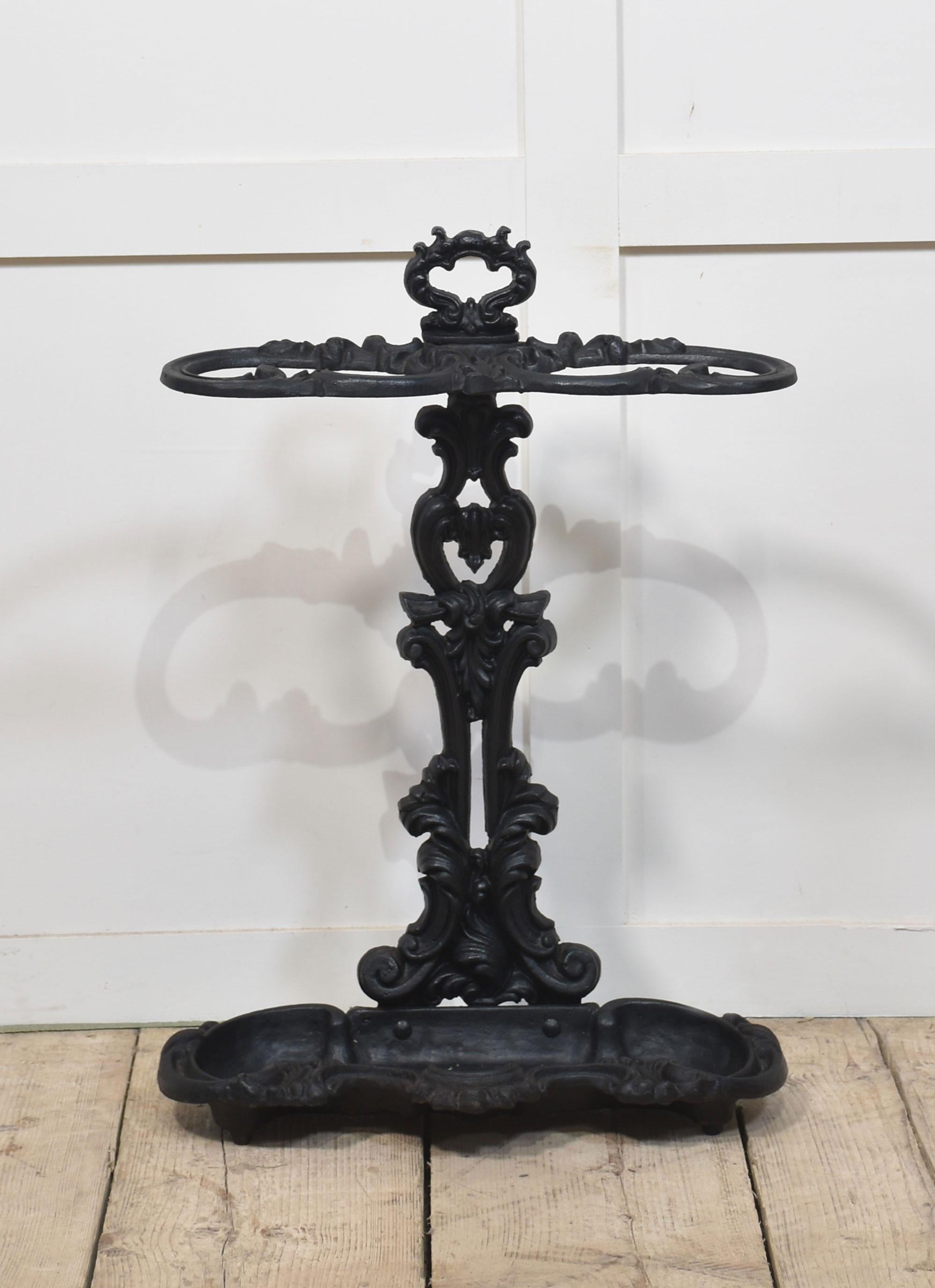 Britannico Cast iron umbrella stand in vendita