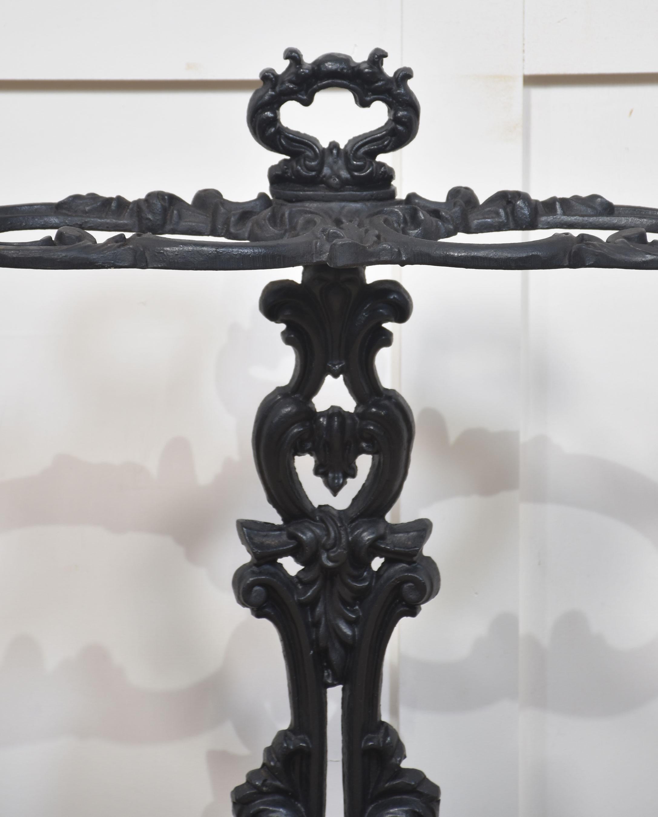 Cast iron umbrella stand In condizioni buone in vendita a Cheshire, GB
