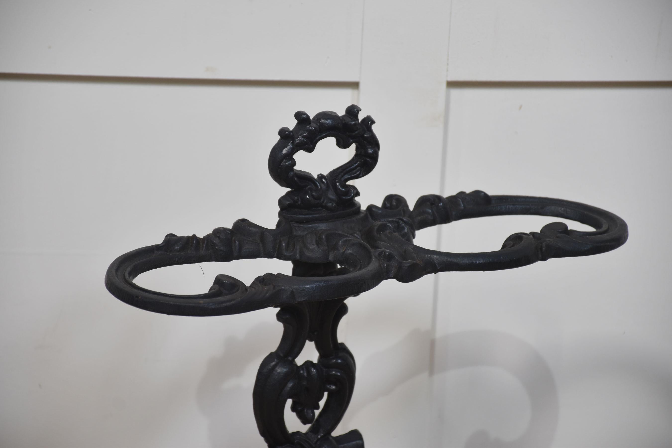 Ferro Cast iron umbrella stand in vendita