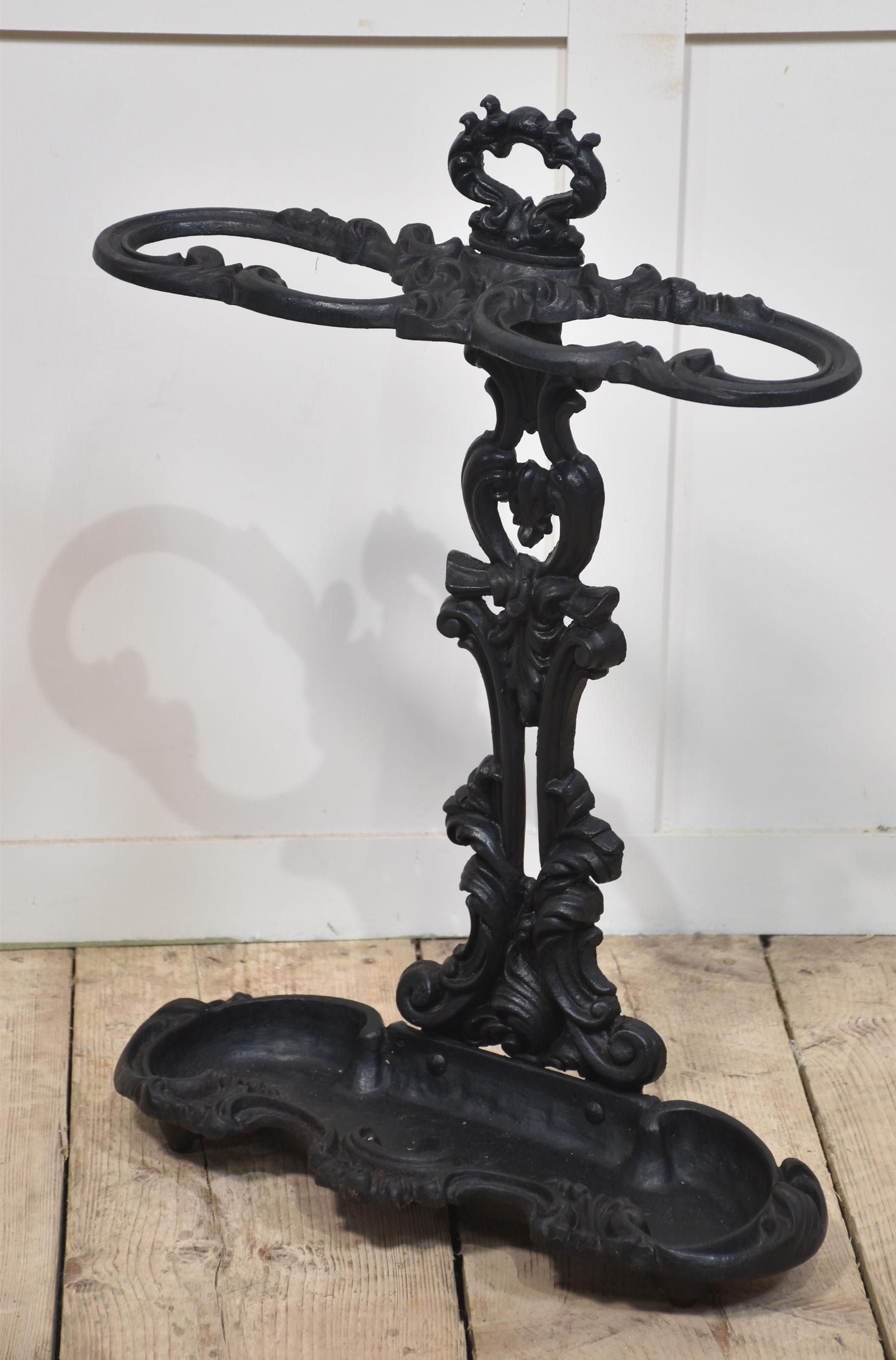 Cast iron umbrella stand in vendita 2