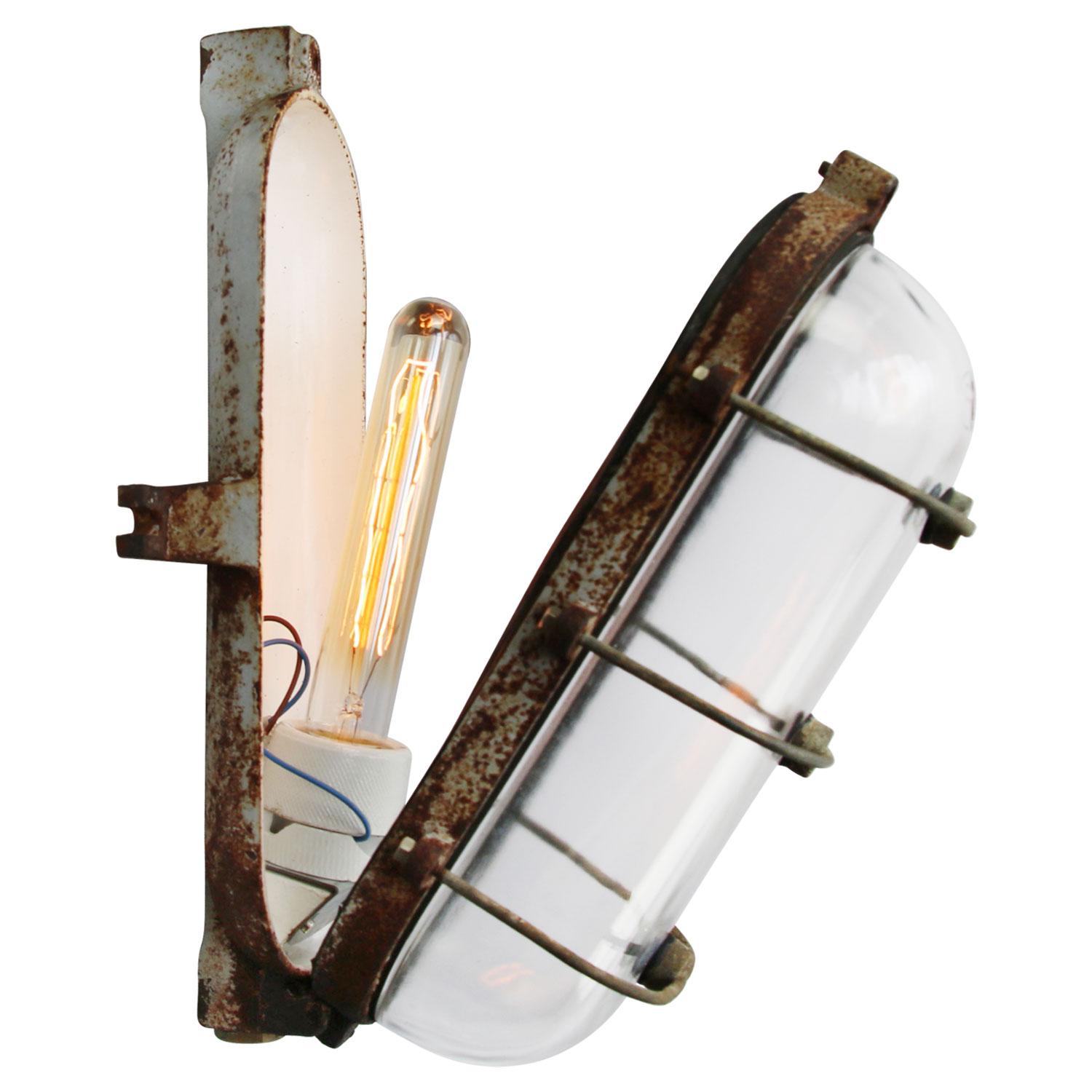 Cast Iron Vintage Industrial Clear Glass Wall Lamp Scone In Good Condition In Amsterdam, NL
