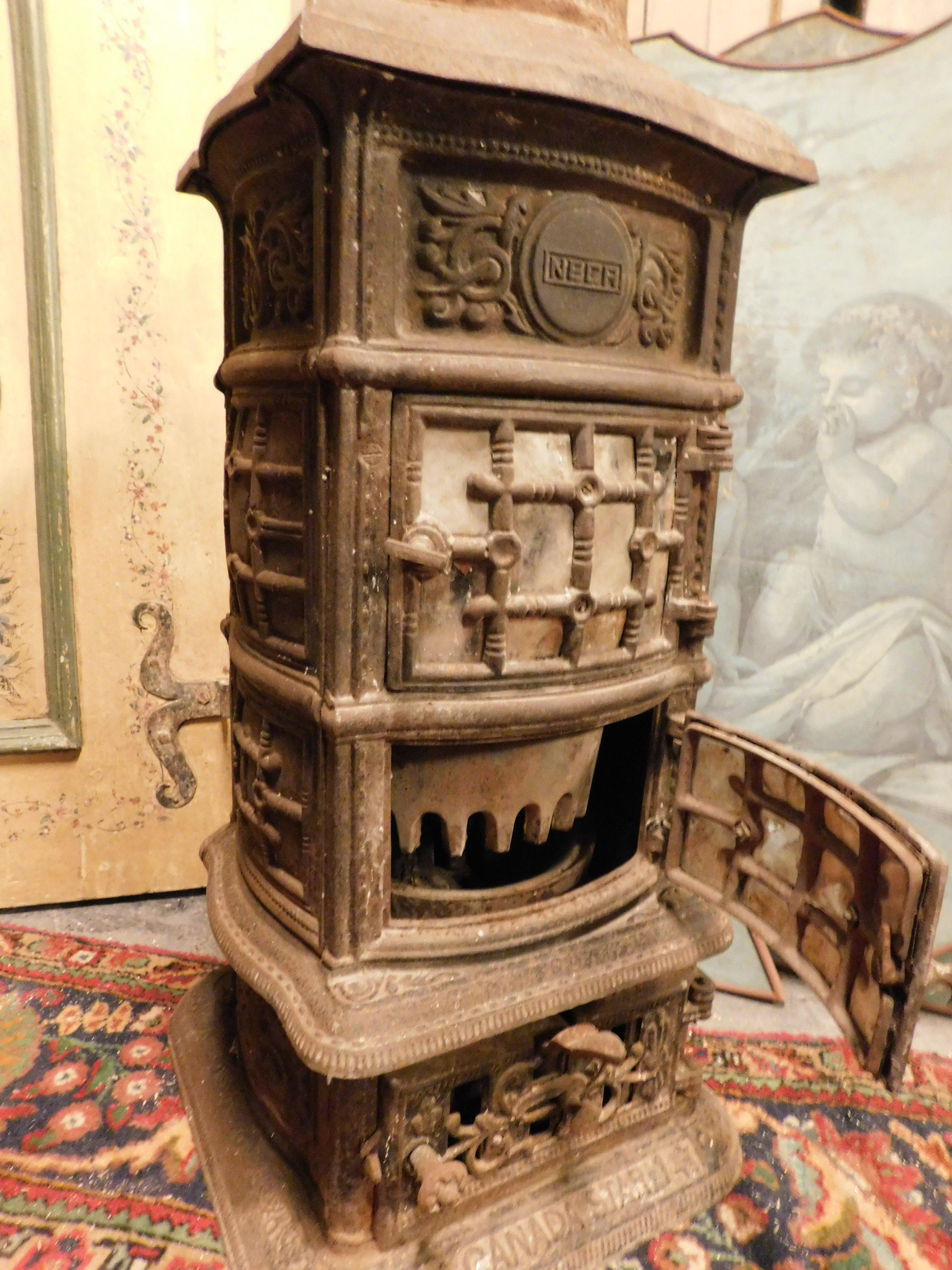 Italian Cast iron wood stove, Canada Star model, Italy For Sale