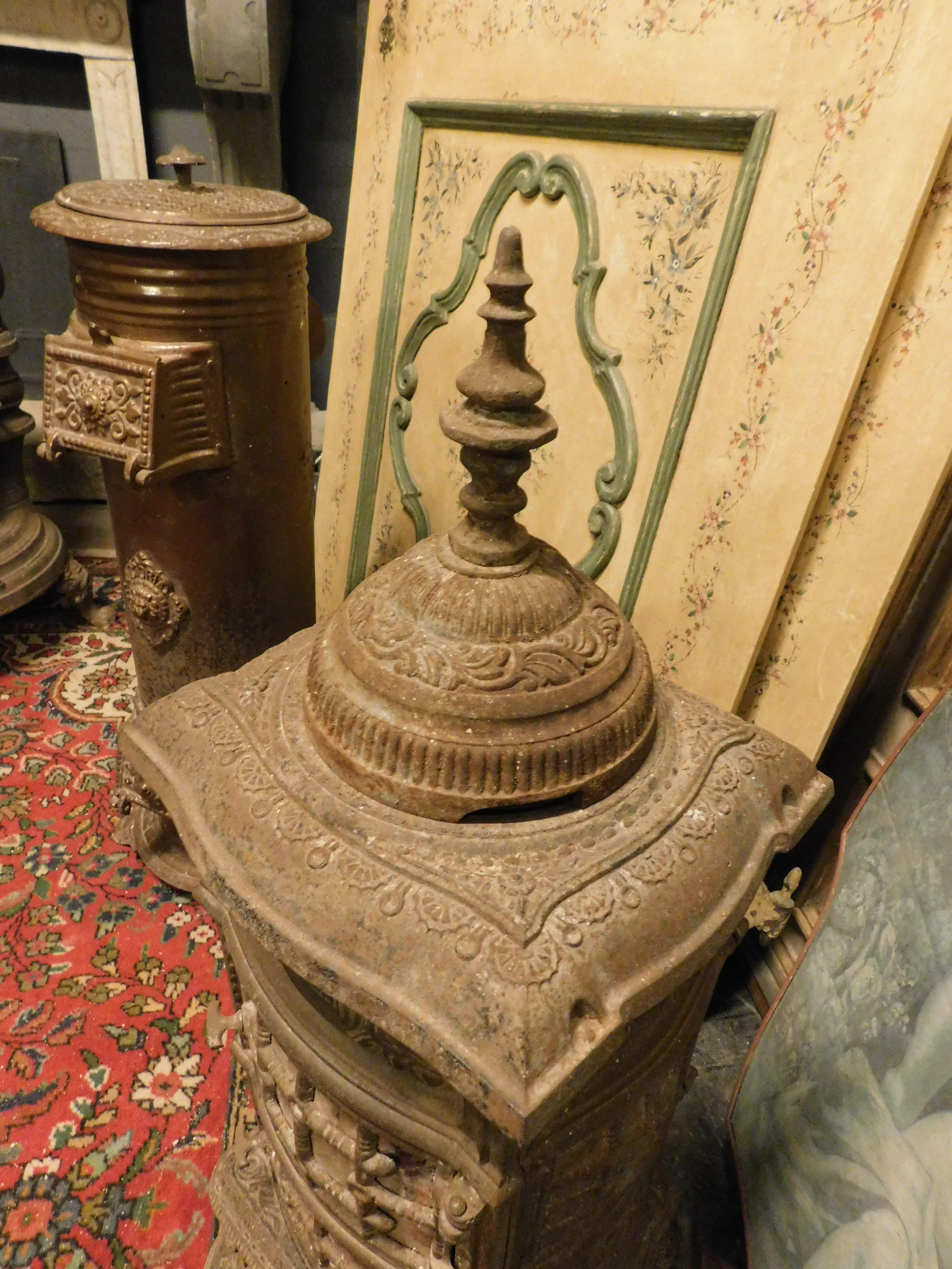 20ième siècle Tabouret en bois de fonte, modèle étoilé du Canada, Italie