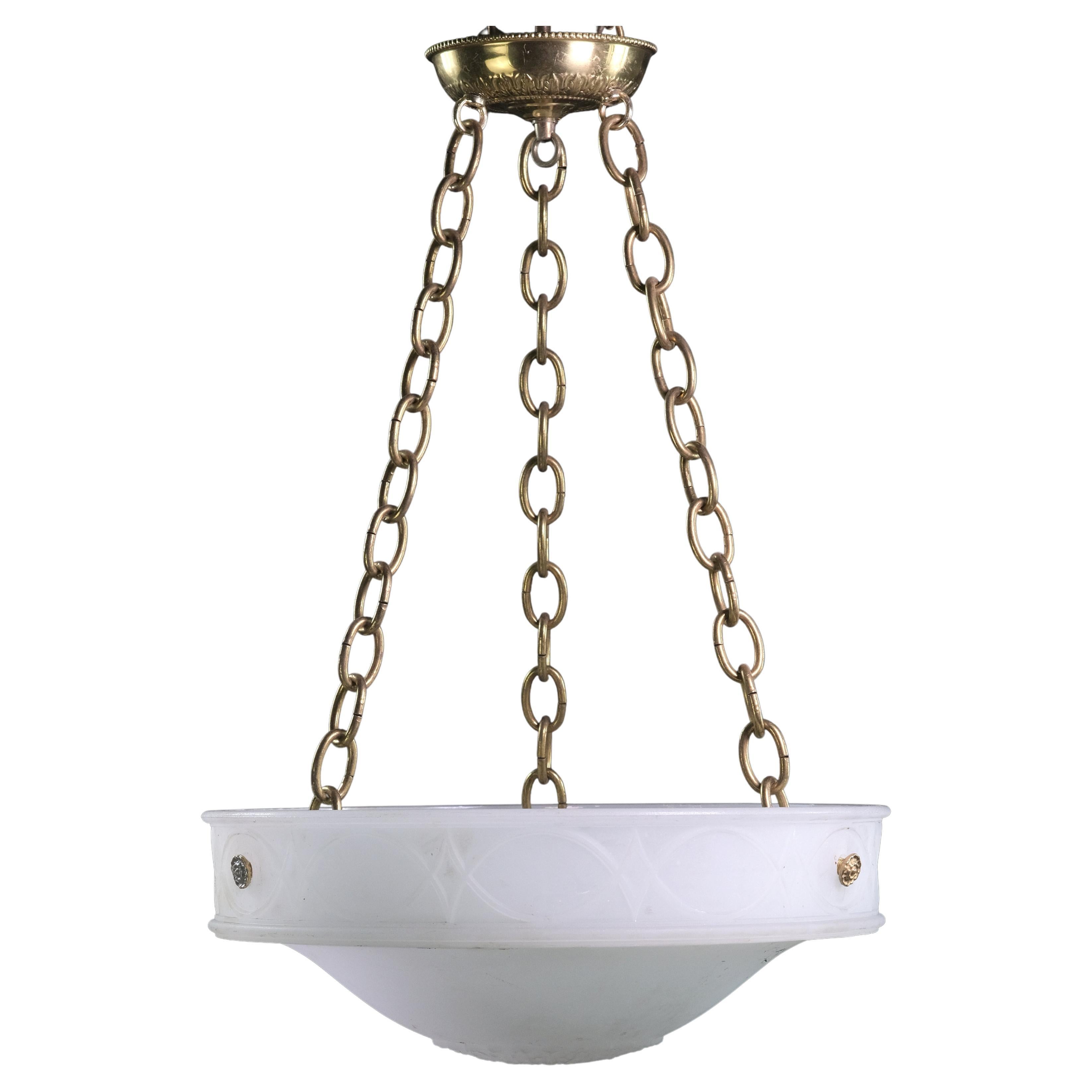 Lampe à suspension ornée de détails en verre dépoli biscuit