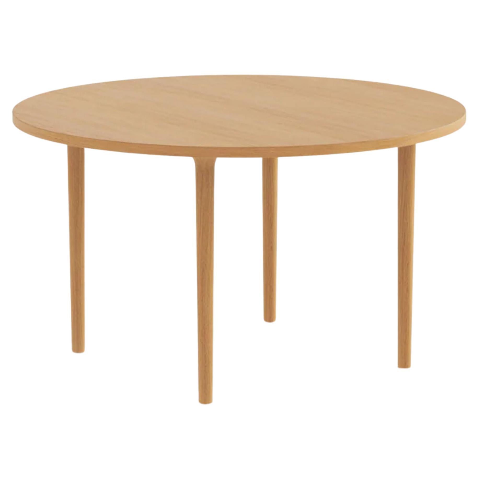 CAST – Minimalist Round Dinning Table in Solid Oak Wood