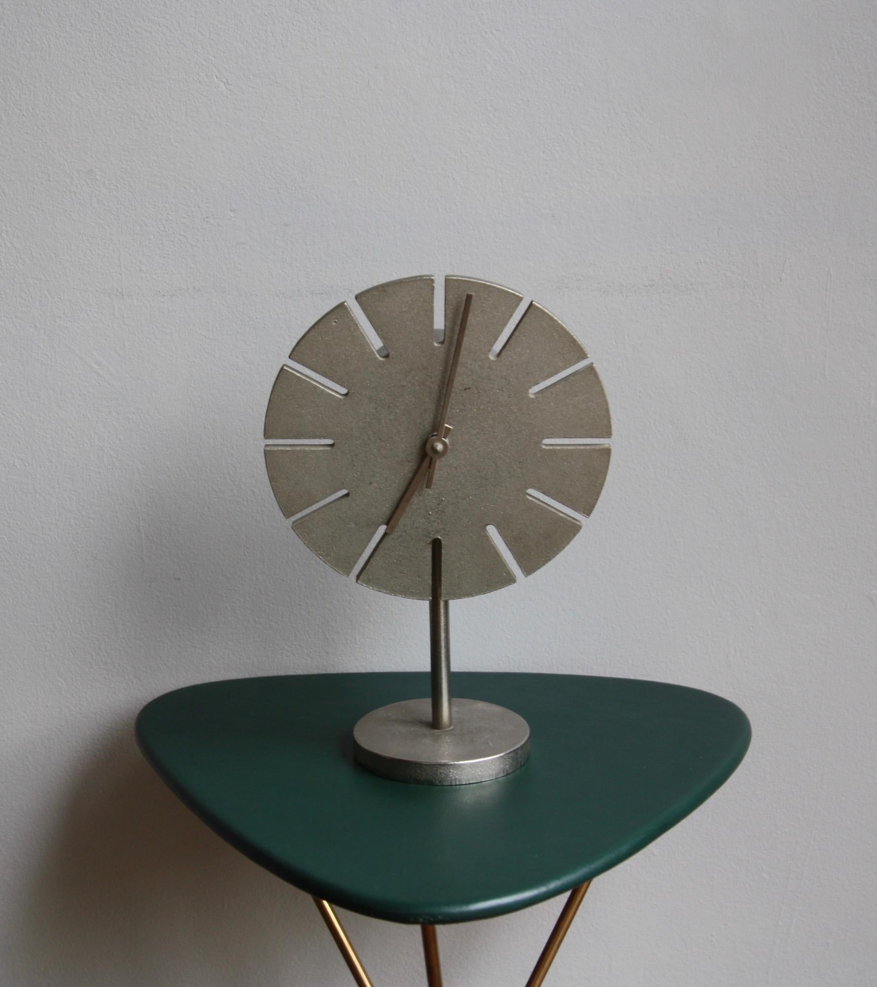 Cast Nickel Table Clock by Werkstätte Carl Auböck III In Good Condition For Sale In London, GB