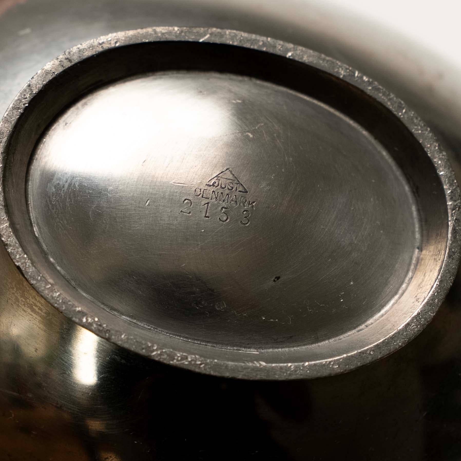Ciotola/Vide Poche in peltro fuso di Just Andersen, Ystad-Metall, Svezia, 1930 ca. in vendita 1