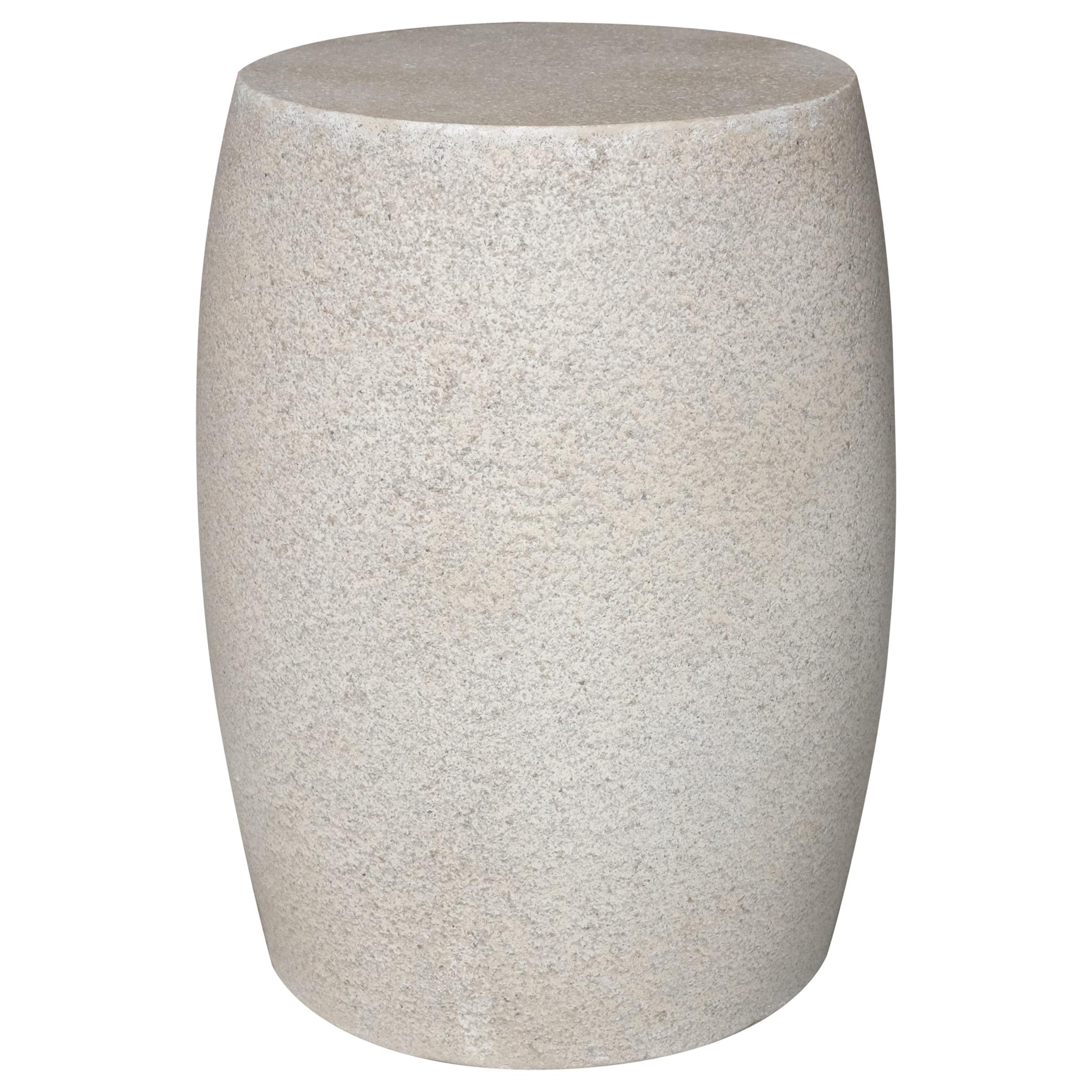 Gegossener „Barrel“-Tisch aus Kunstharz, gealterte Steinoberfläche von Zachary A. Design im Angebot