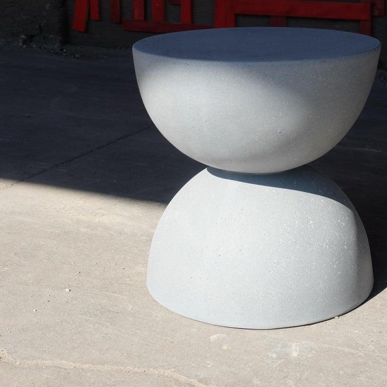 XXIe siècle et contemporain Table Bilbouquet, finition pierre naturelle, Zachary A. Design en vente