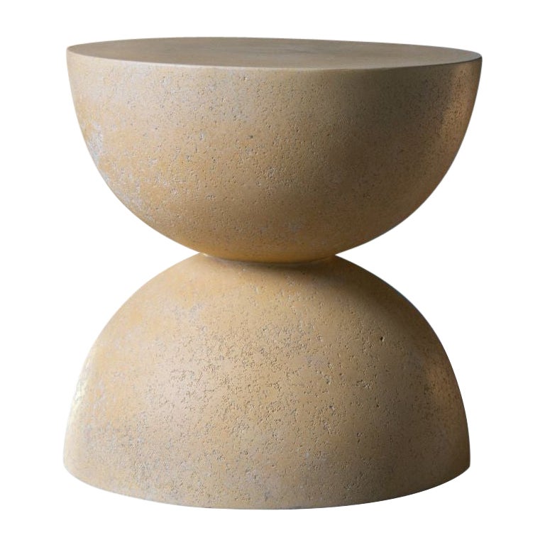 Tisch „Bilbouquet“ aus Gussharzguss, Sonoran-Gelbausführung von Zachary A. Design