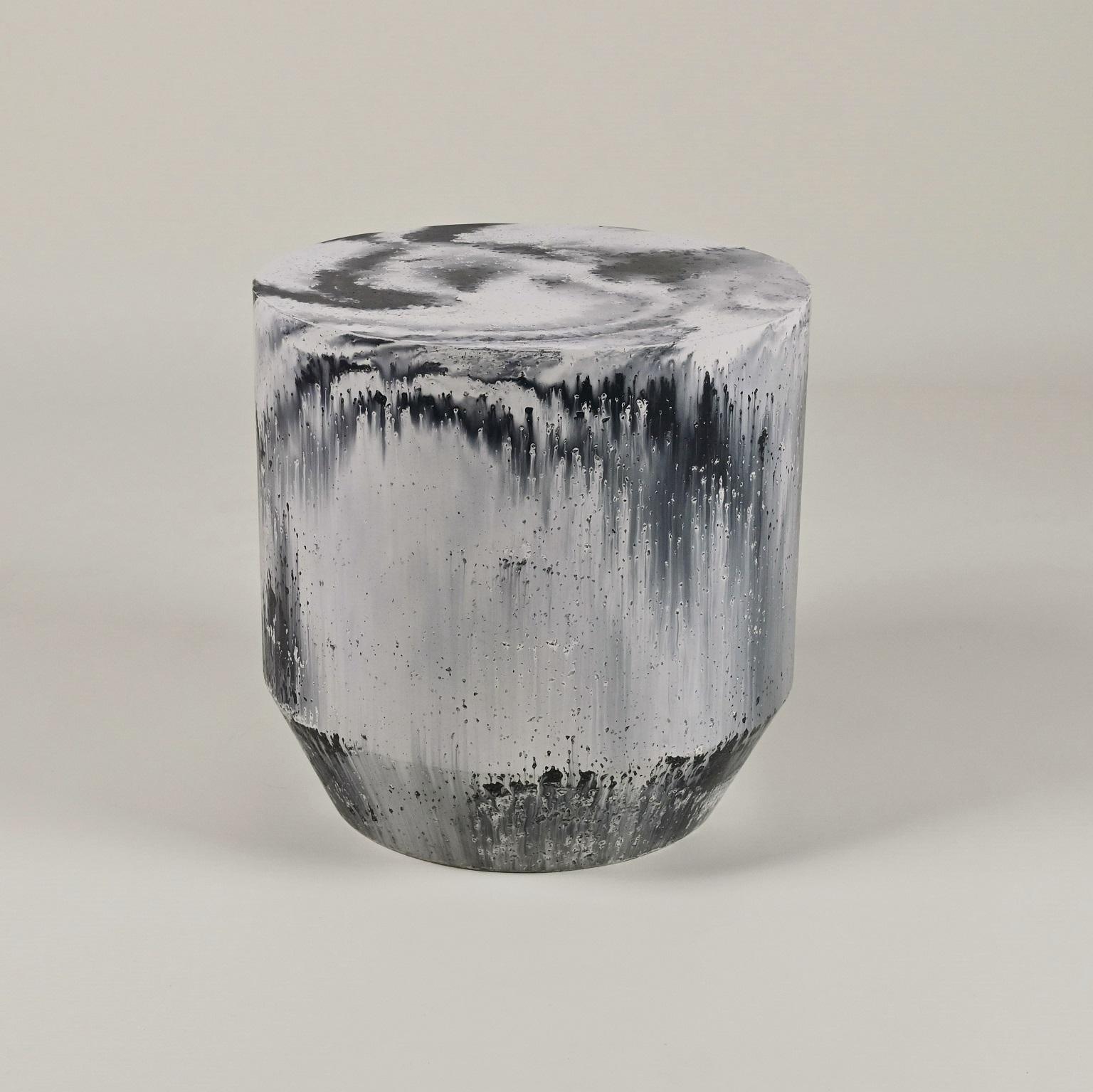 Moulage Table moyennemboldt, finition Coronado par Zachary A. Design en vente