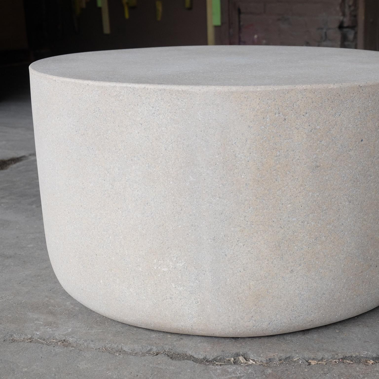 Américain Table basse Millstone en résine moulée, finition pierre vieillie par Zachary A. Design en vente