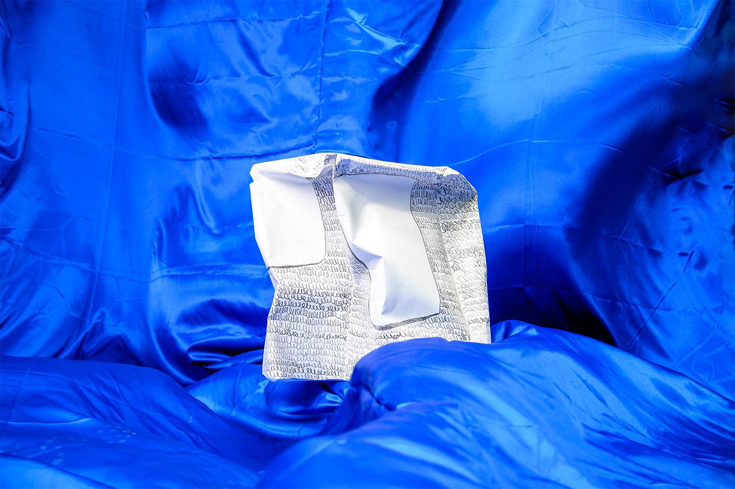 Tabouret Paper - Windows and Curly Q's 01 de Zachary A. Design Neuf - En vente à Chicago, IL