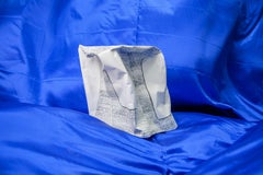 Taburete "Papel - Ventanas y Q rizado 03" de resina moldeada, por Zachary A. Design