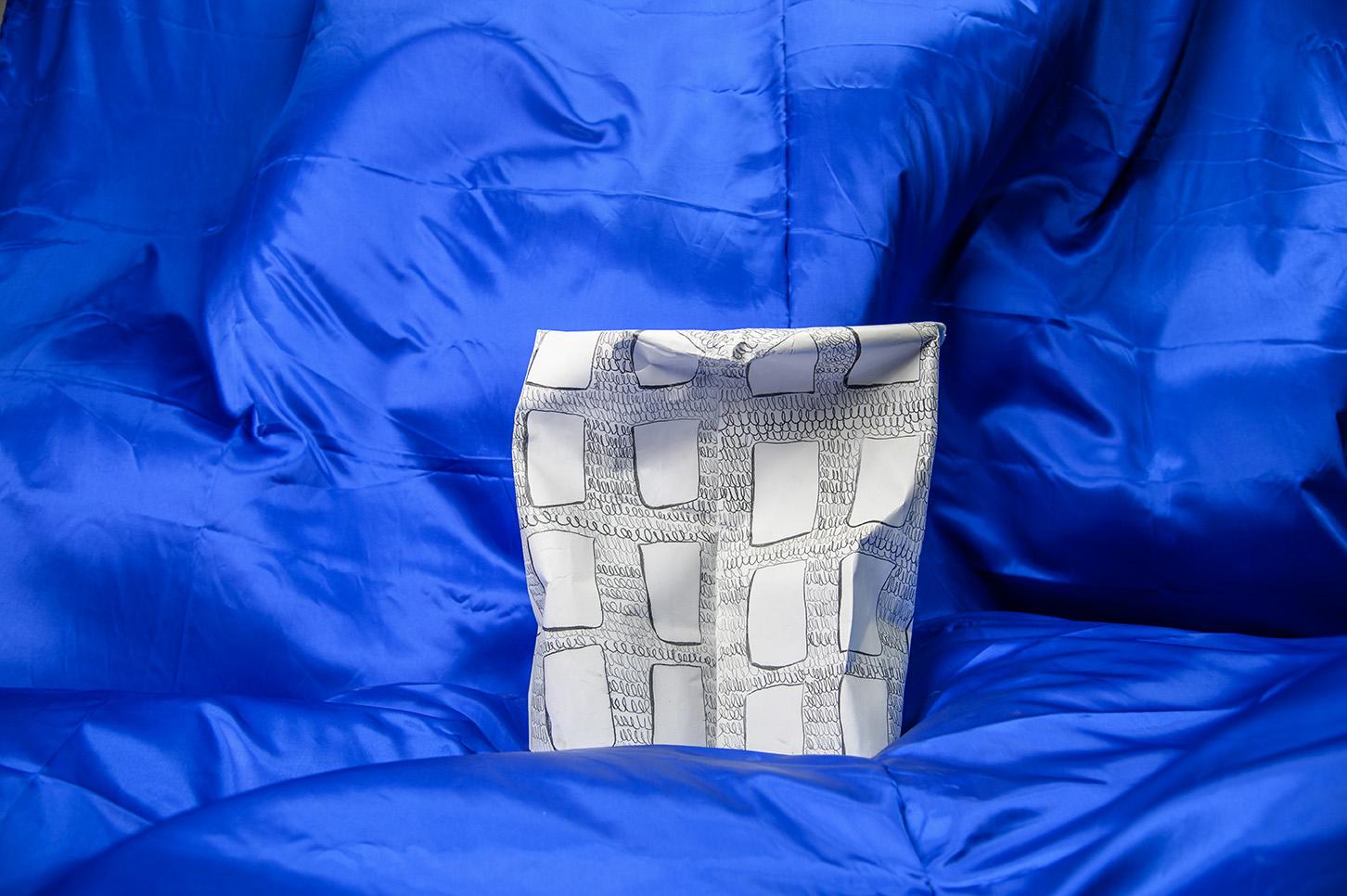 XXIe siècle et contemporain Tabouret « Paper - Windows and Curly Q's 05 » en résine moulée de Zachary A. Design en vente