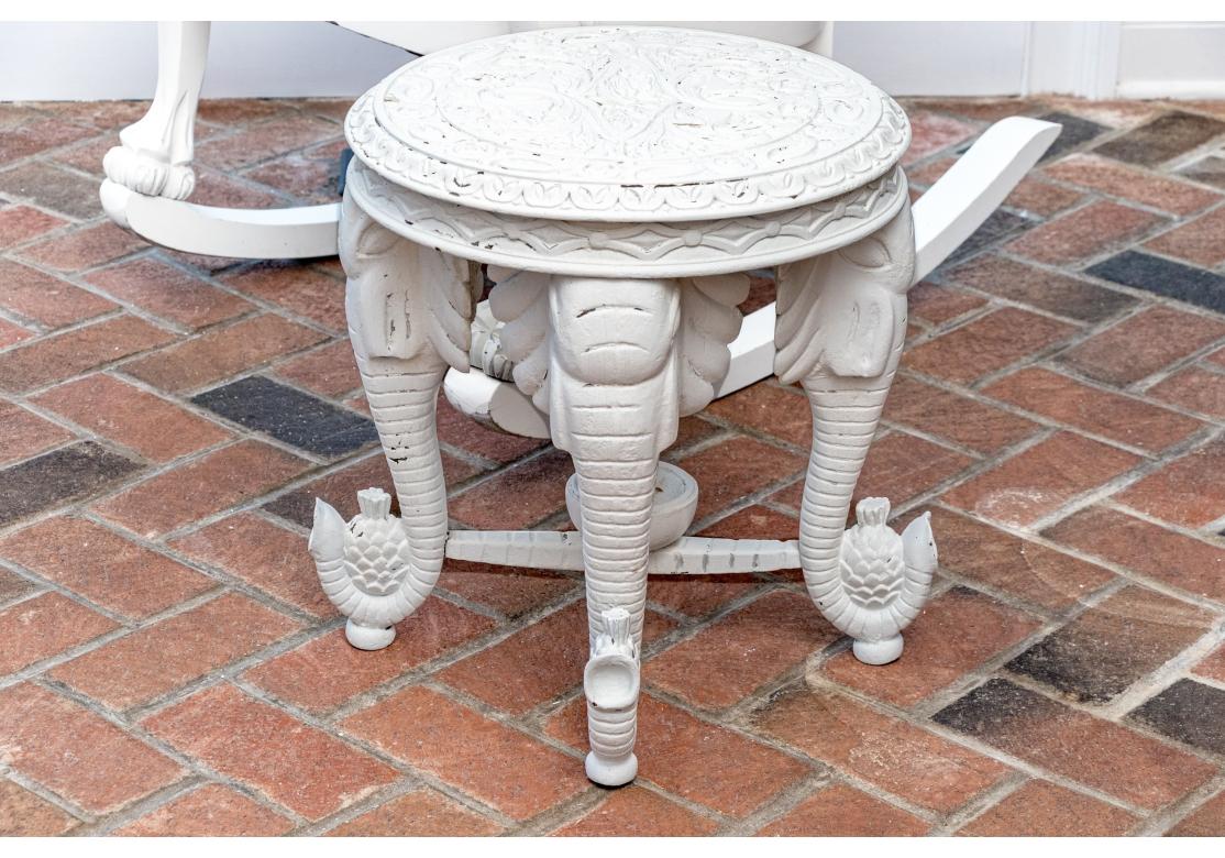 Table d'éléphant d'appoint en résine moulée, reproduite et peinte à l'orientale en vente 5