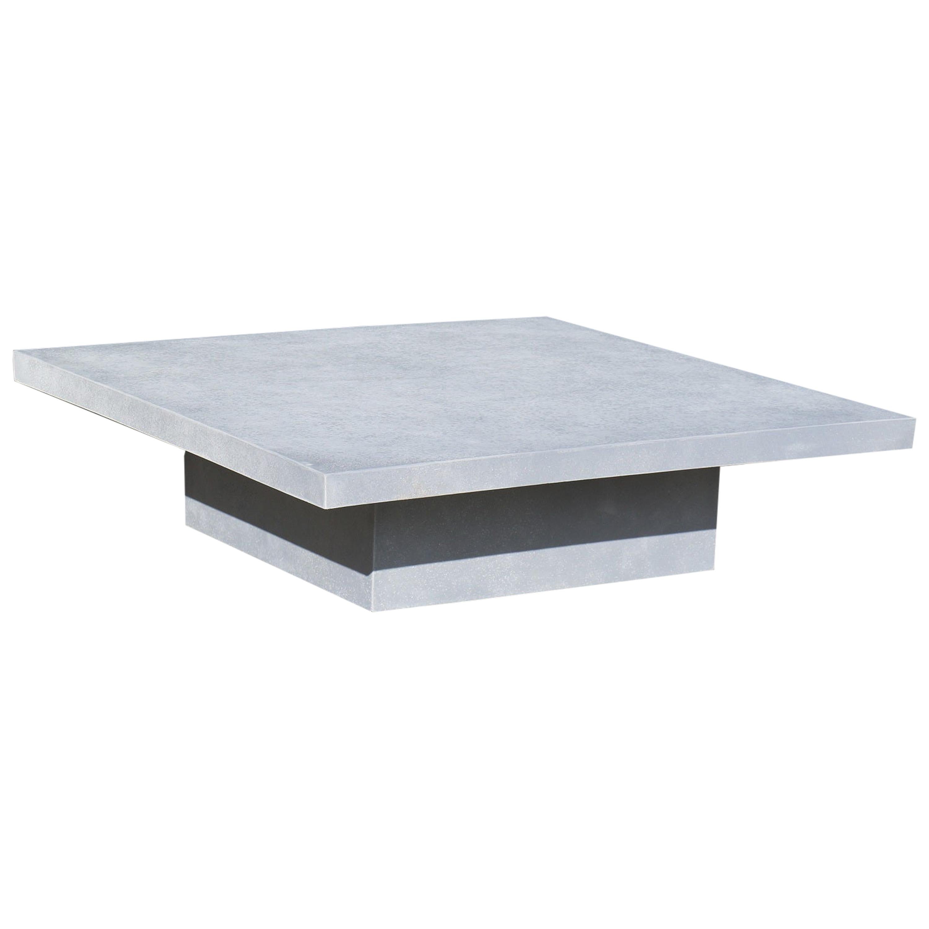  Niedriger Tisch „Slab“ aus Gießharz, Schlüsselstein-Finish von Zachary A. Design