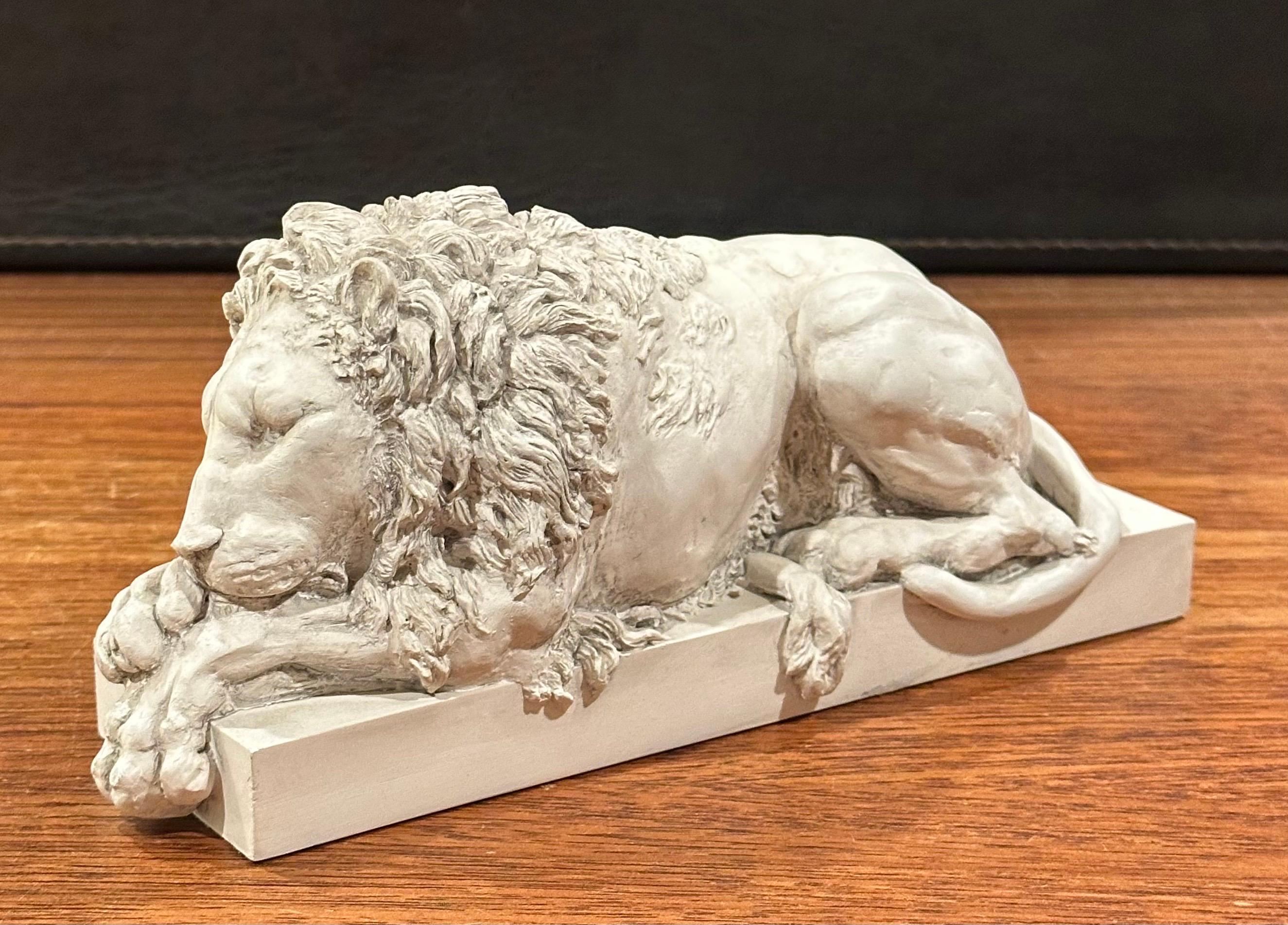 XXI secolo e contemporaneo Scultura in resina 