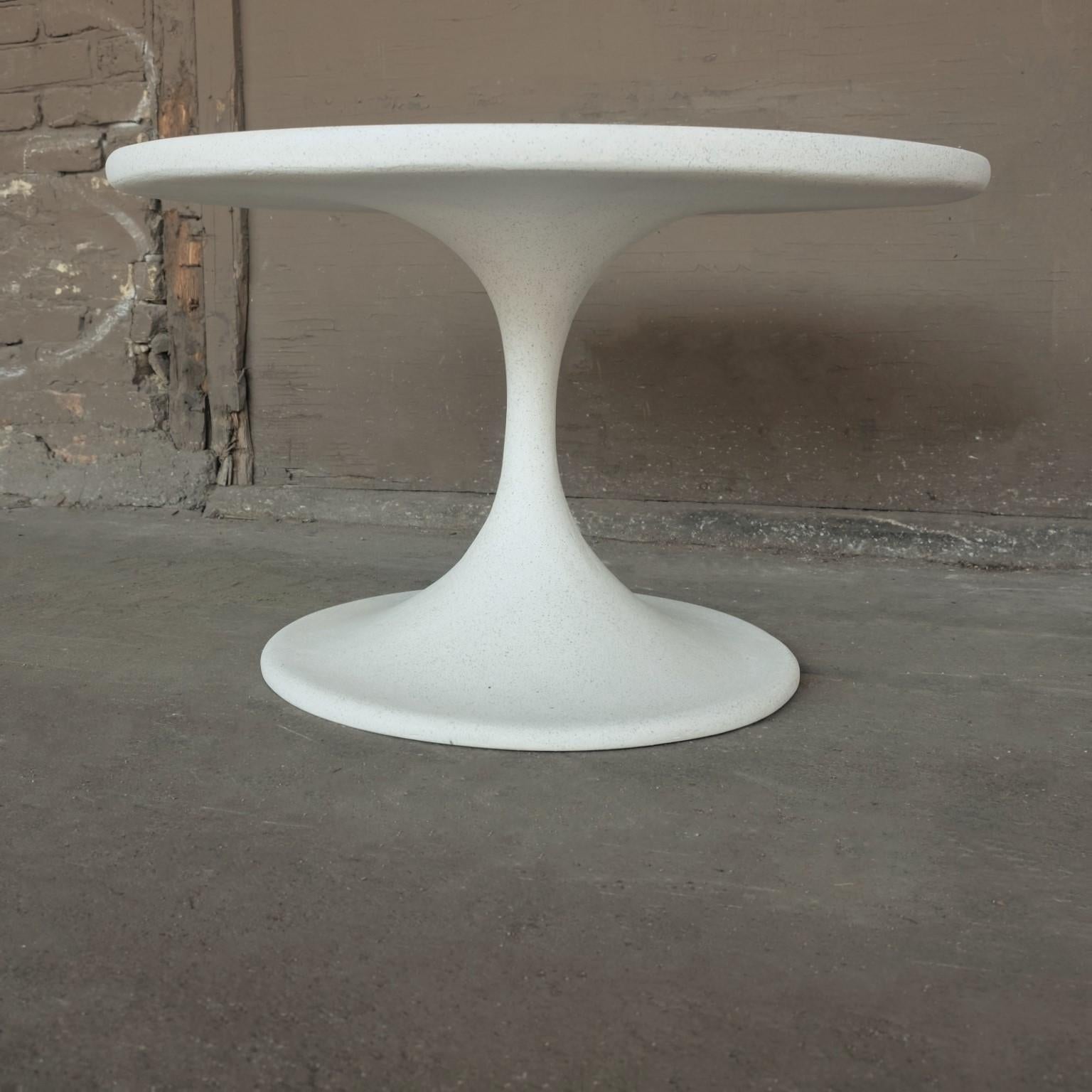 Minimalist Cast Resin 'Spindle' Side Table, White Stone Finish by Zachary A. Design For Sale