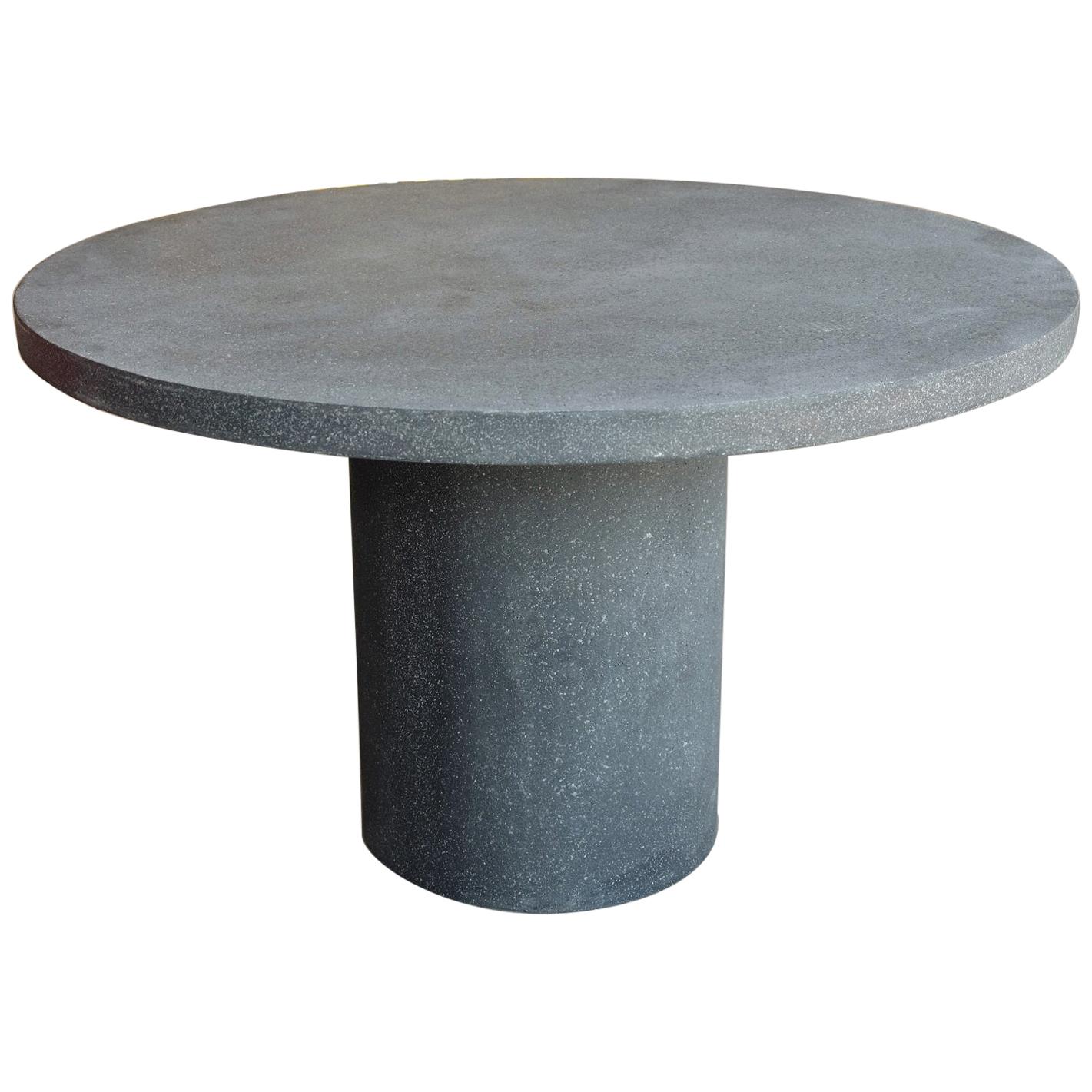 Table de salle à manger Spring en résine moulée, finition pierre de charbon par Zachary A. Design