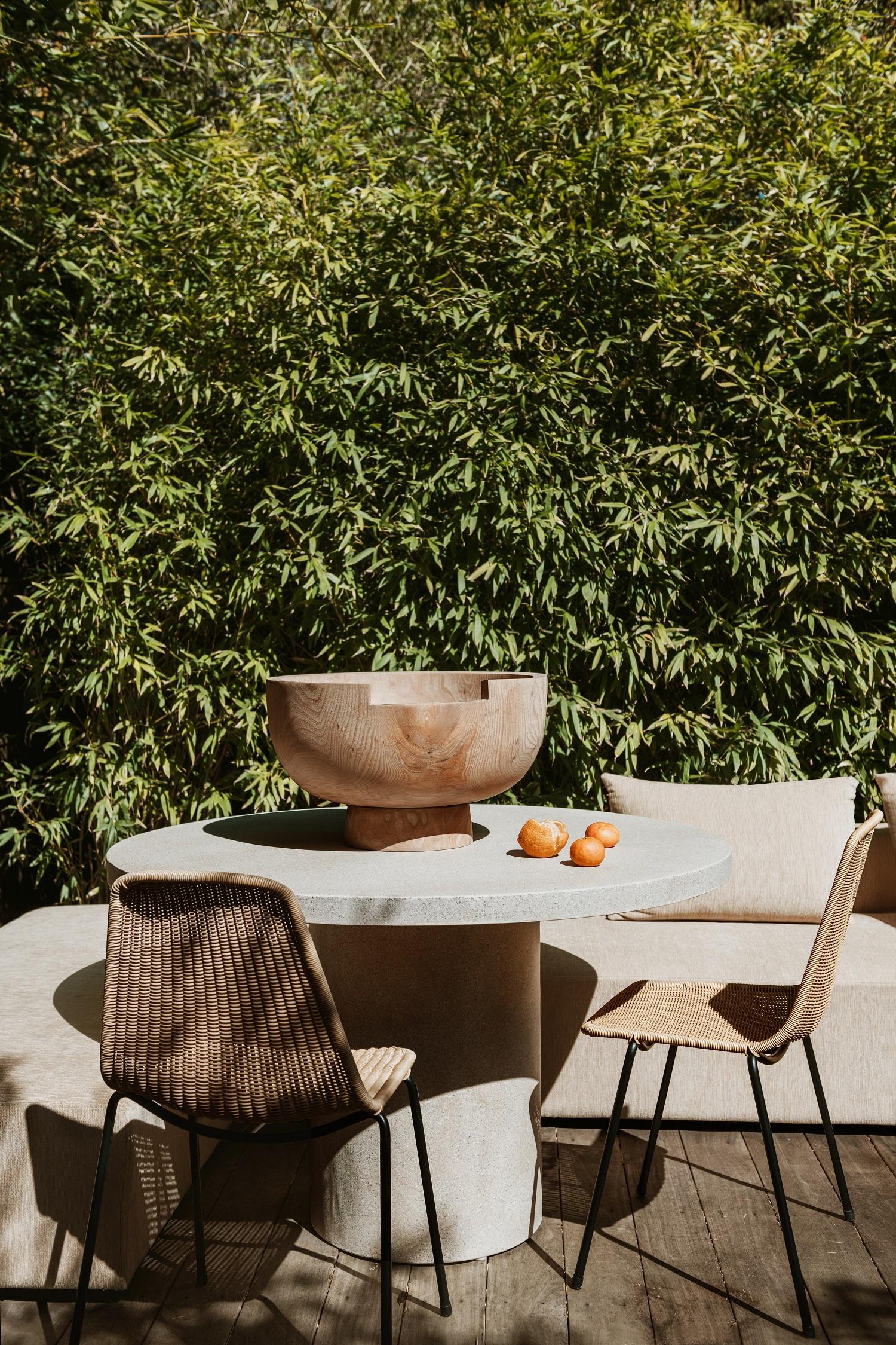 Table de salle à manger Spring en résine moulée, finition pierre de charbon par Zachary A. Design en vente 2