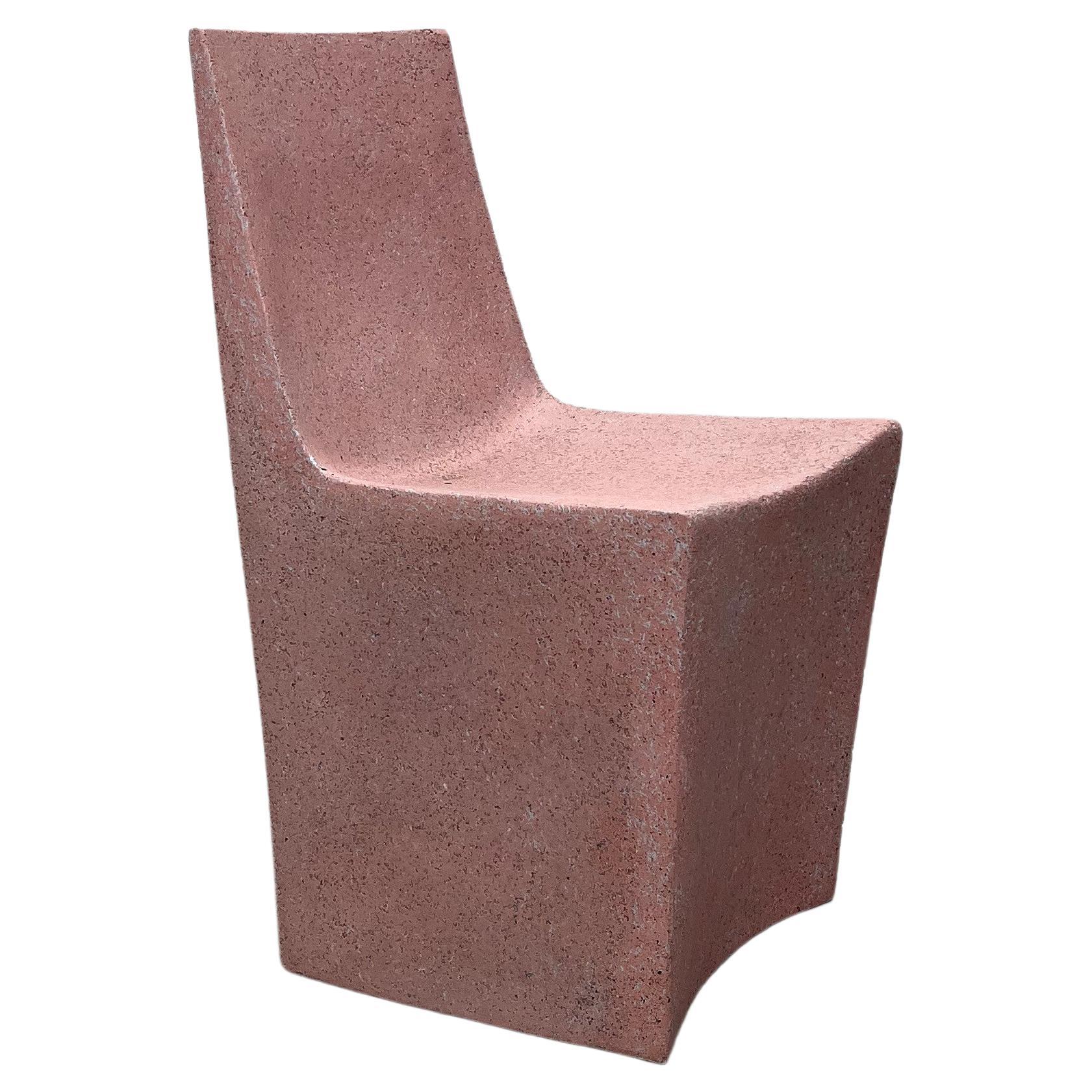 Esszimmerstuhl „Stone“ aus Gussharzguss, Snapdragon-Rosa-Finish von Zachary A. Design im Angebot