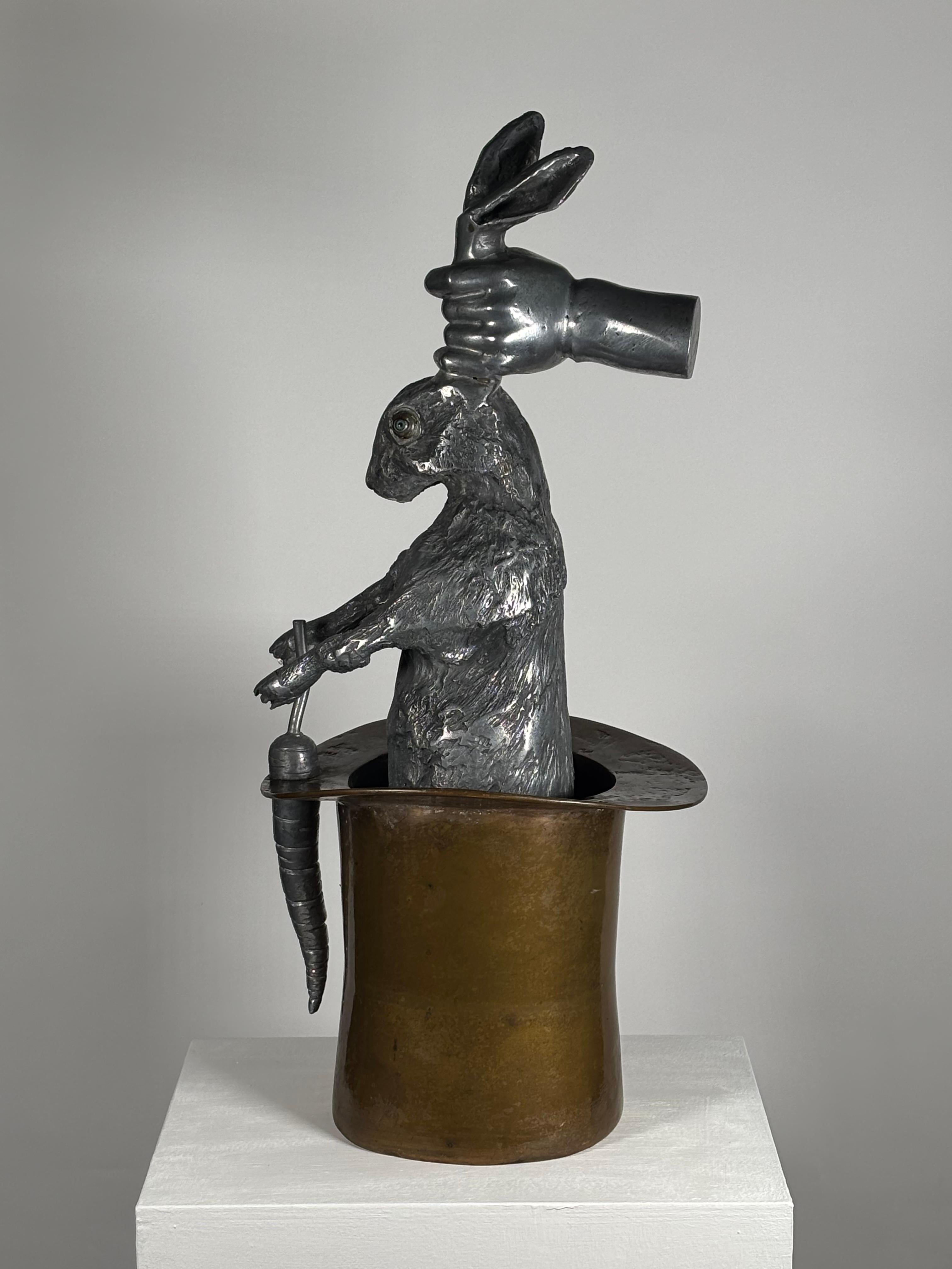 Schöne Skulptur aus Messing, Aluminium und Gusseisen, entworfen von Valeriano Trubbiani, 1973, Italien. Limitierte Auflage von 120 Stück. Nummer 62.

Biografie
Valeriano Trubbiani (Macerata, 1937). Nach seinem Abschluss am Kunstinstitut von Macerata