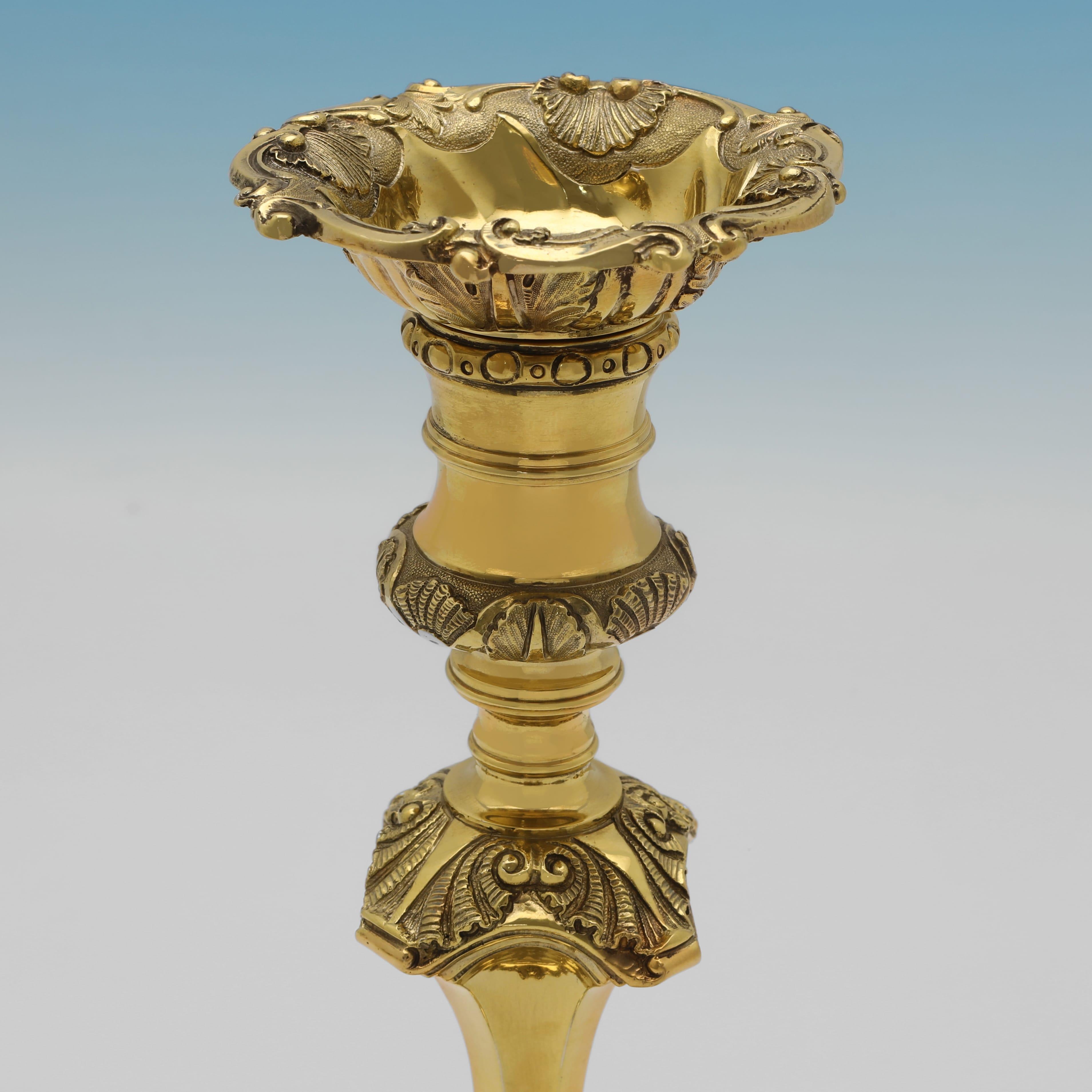 Candelabro in argento fuso e dorato in stile Paul de Lamerie - Carrington & Co. 1965 In condizioni buone in vendita a London, London
