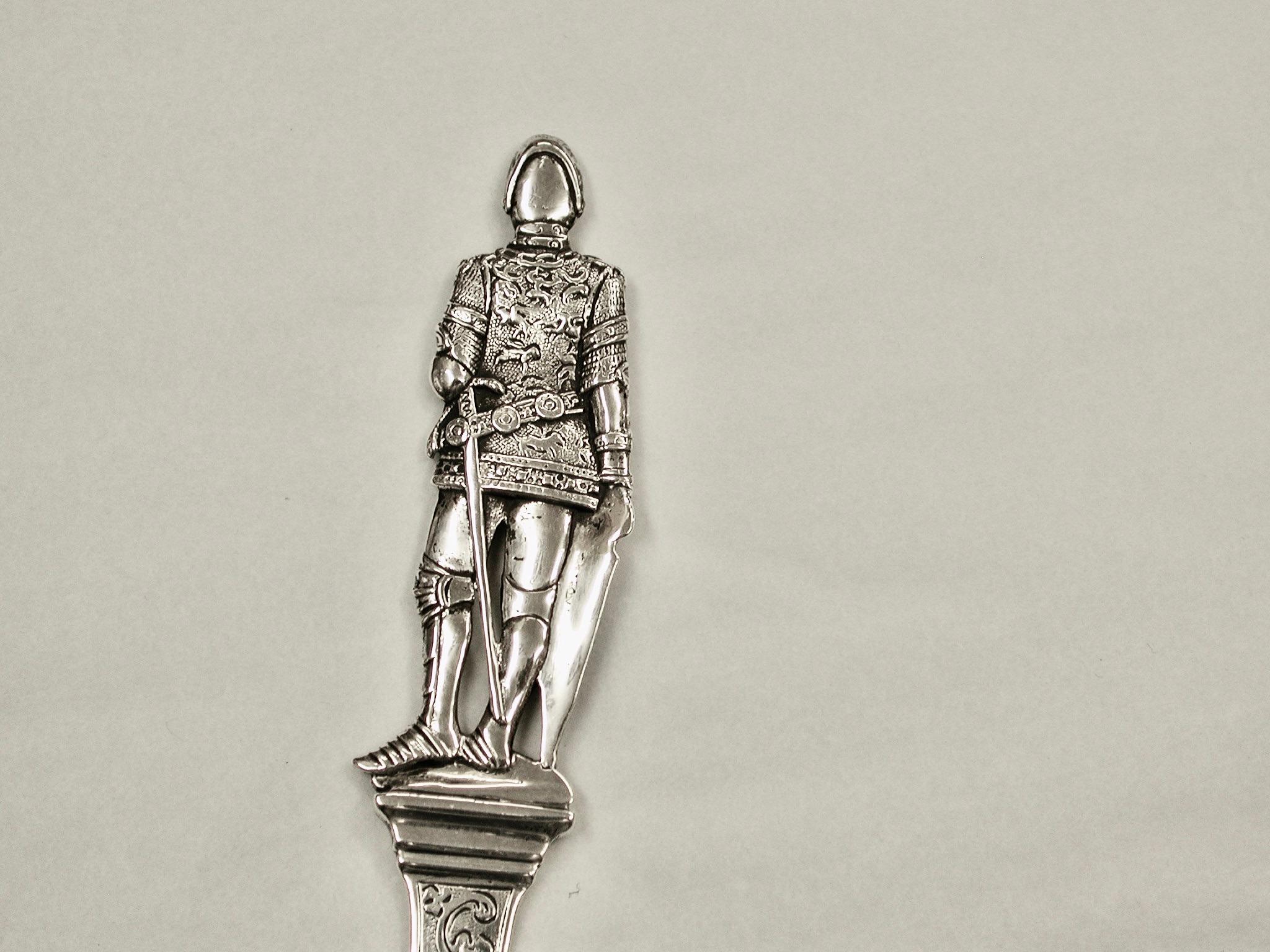 English Cast Silver Letter Opener Featuring An Armoured Knight London 1928 G Stockwell For Sale