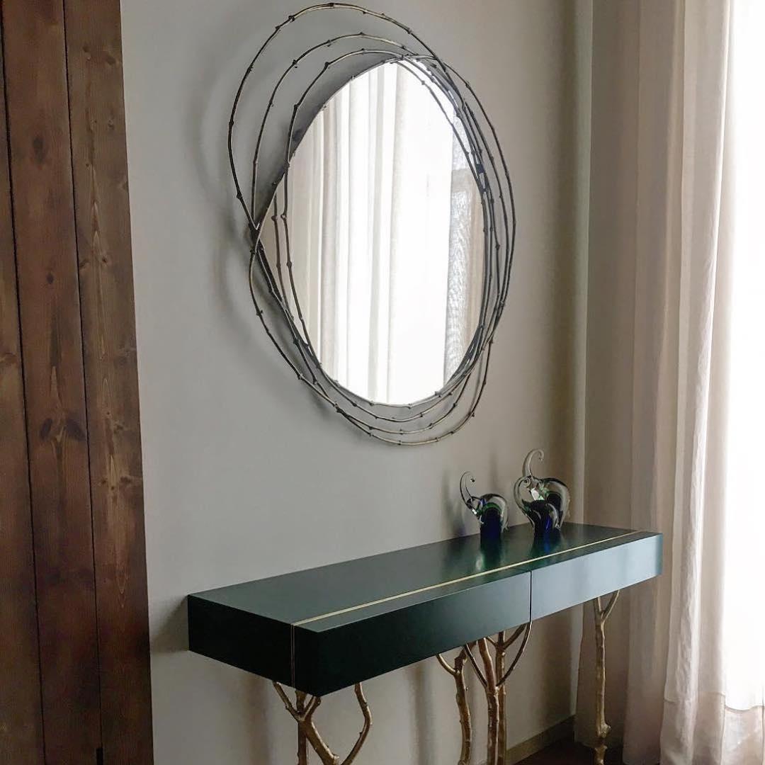 Moderne Miroir contemporain en laiton massif coulé  en vente
