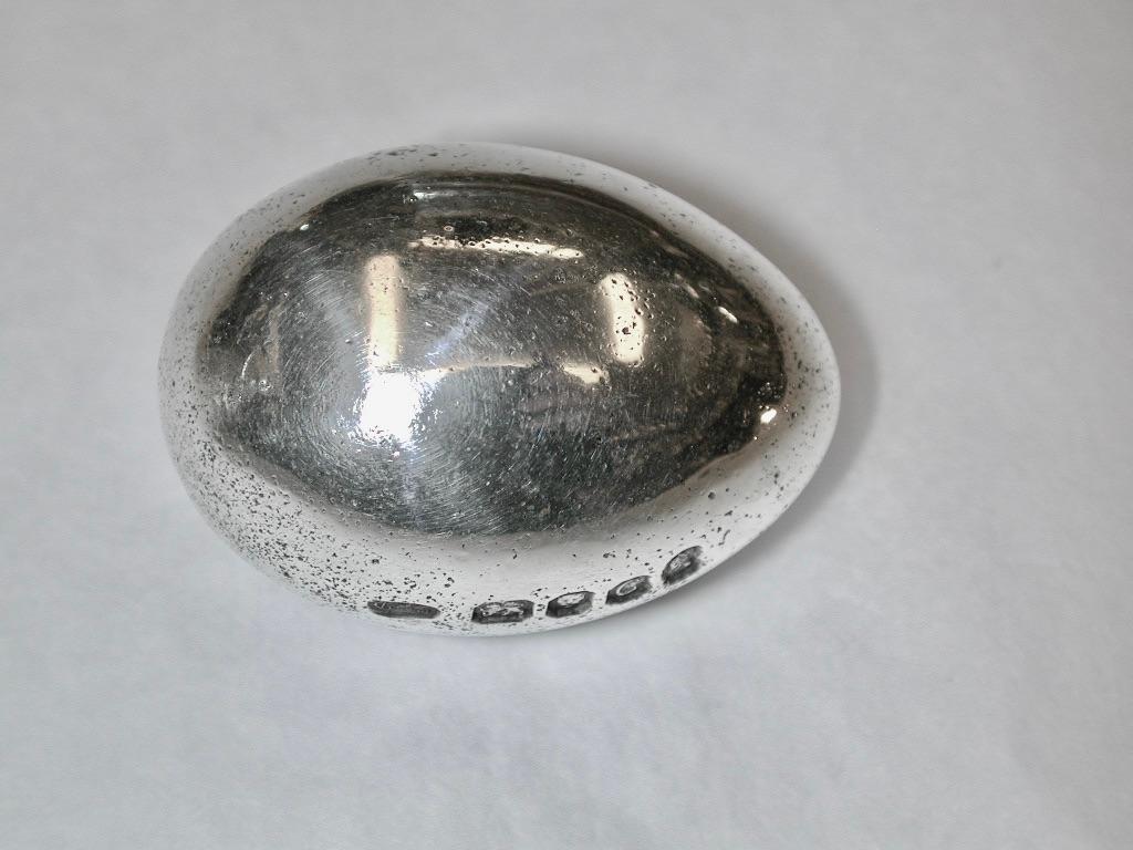 Sterling Silver Cast Solid Silver Egg, London Assay, Queen Elizabeth's Silver Jubillee Mark, 1977