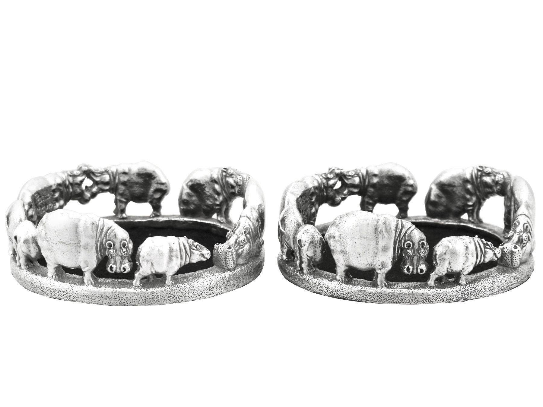 Patrick Mavos Cast Sterling Silver African Animal Coasters In Excellent Condition For Sale In Jesmond, Newcastle Upon Tyne