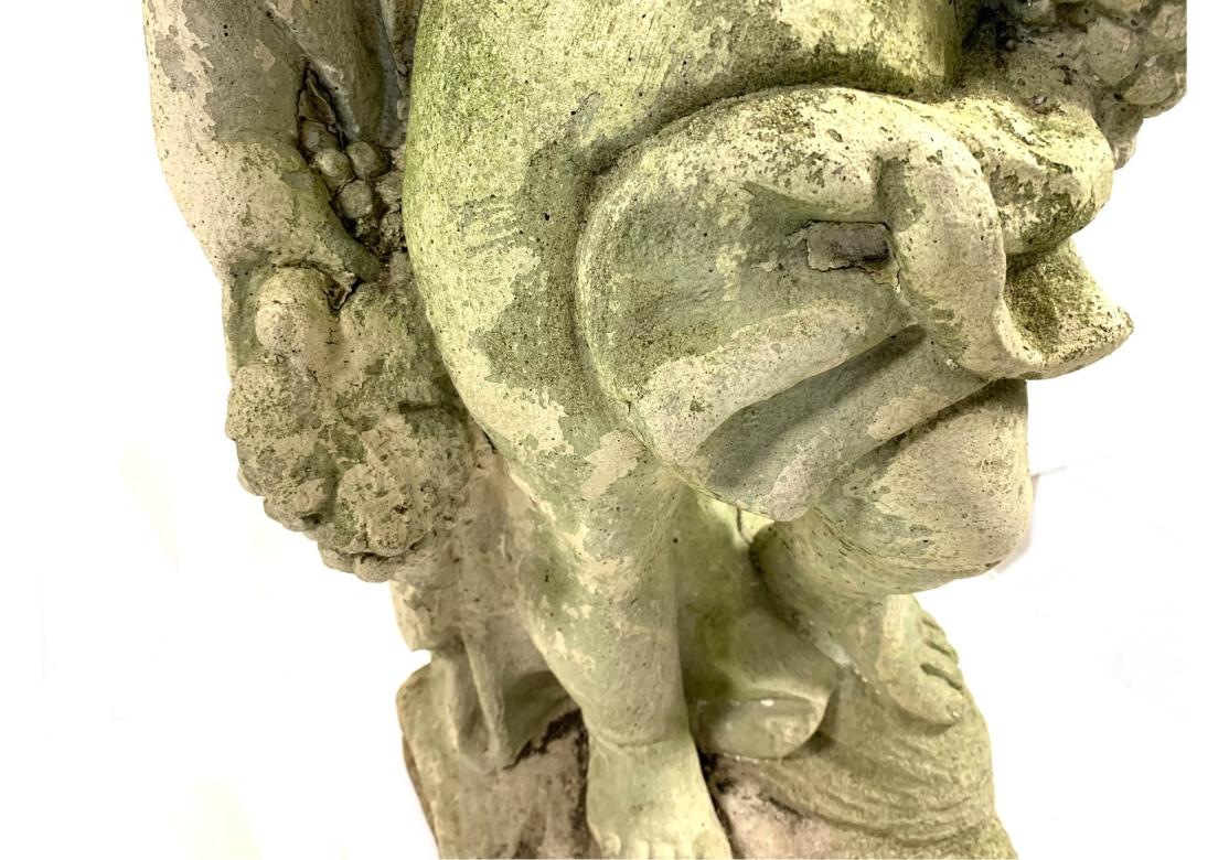 Statua da giardino di cherubino o putto in pietra fusa in vendita 4