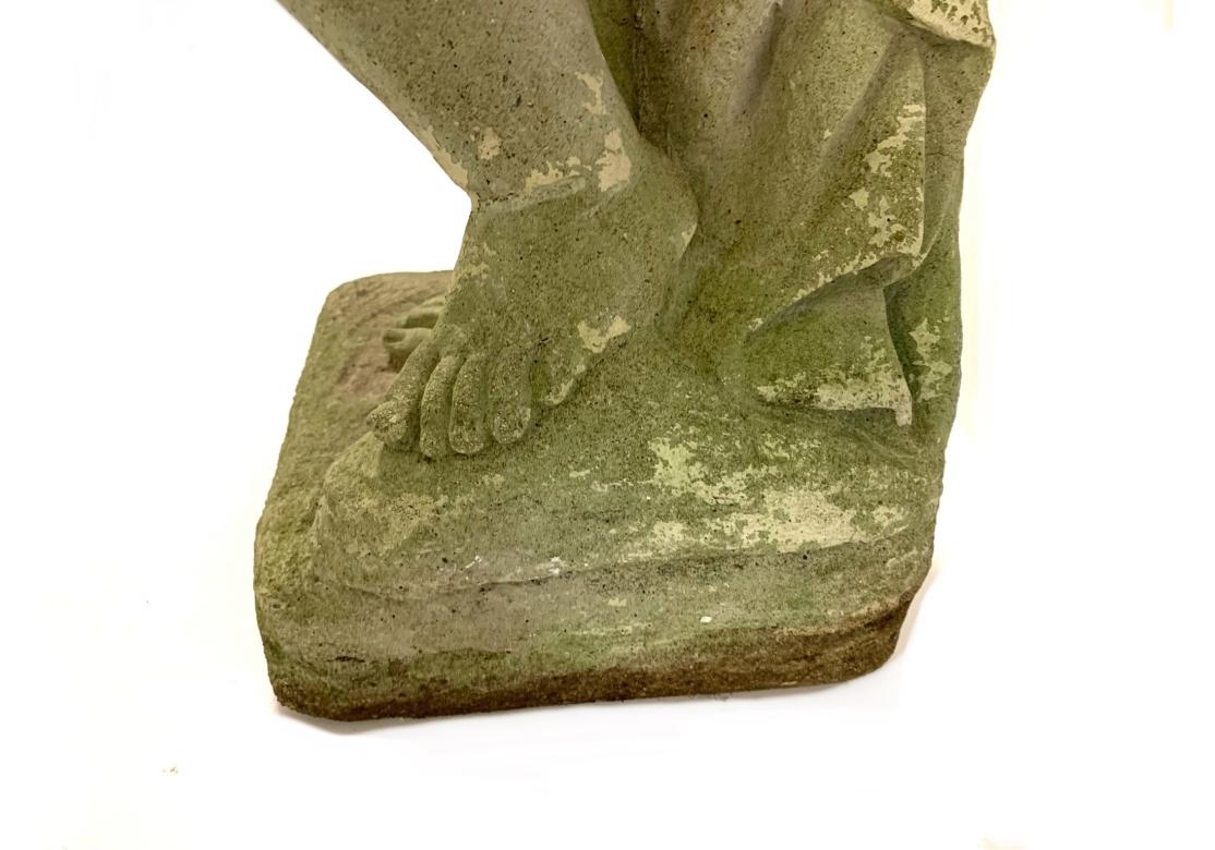 Statua da giardino di cherubino o putto in pietra fusa in vendita 6