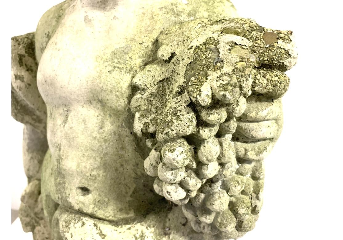 Statua da giardino di cherubino o putto in pietra fusa in vendita 1