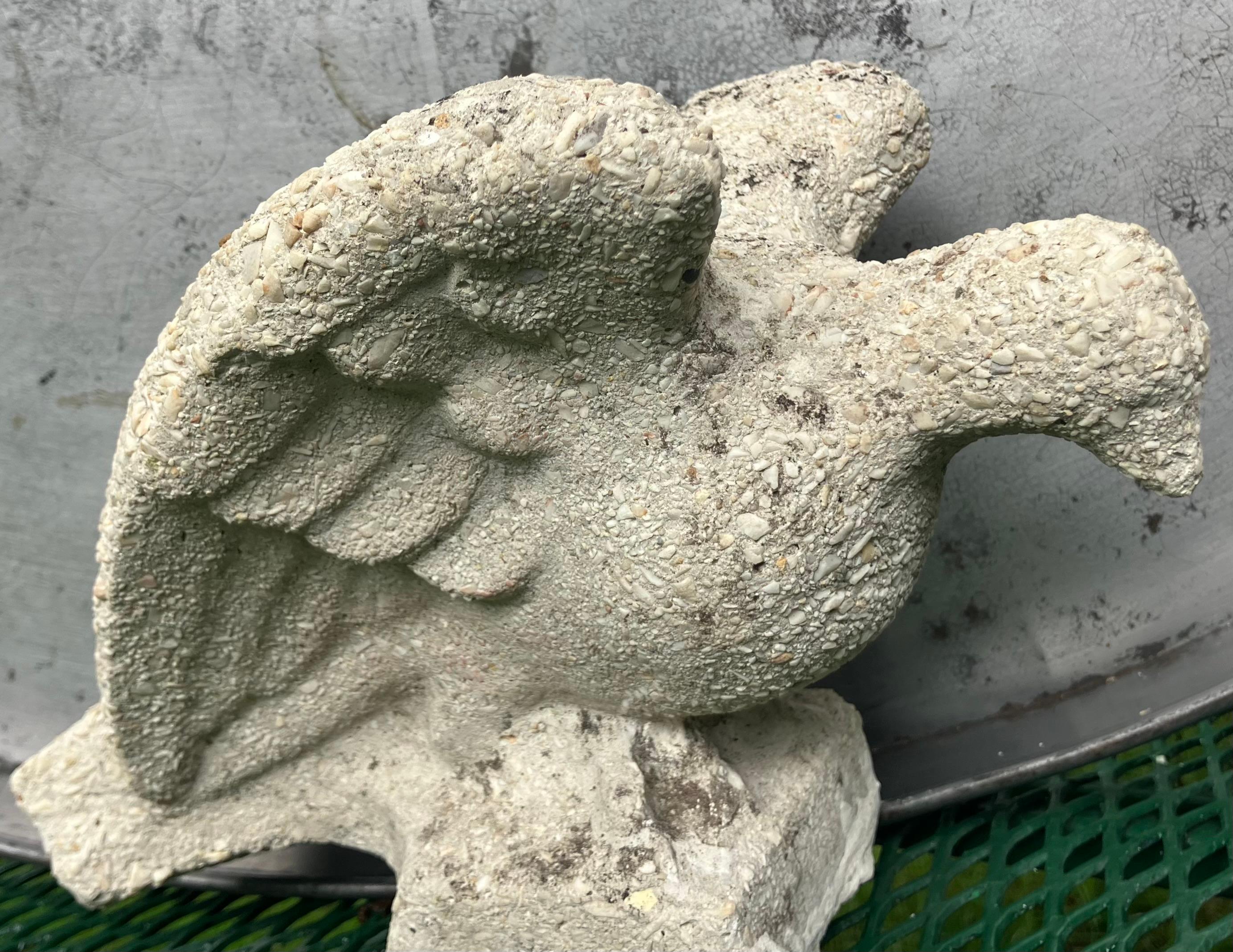 Cast Stone Dove Bird in vendita 1