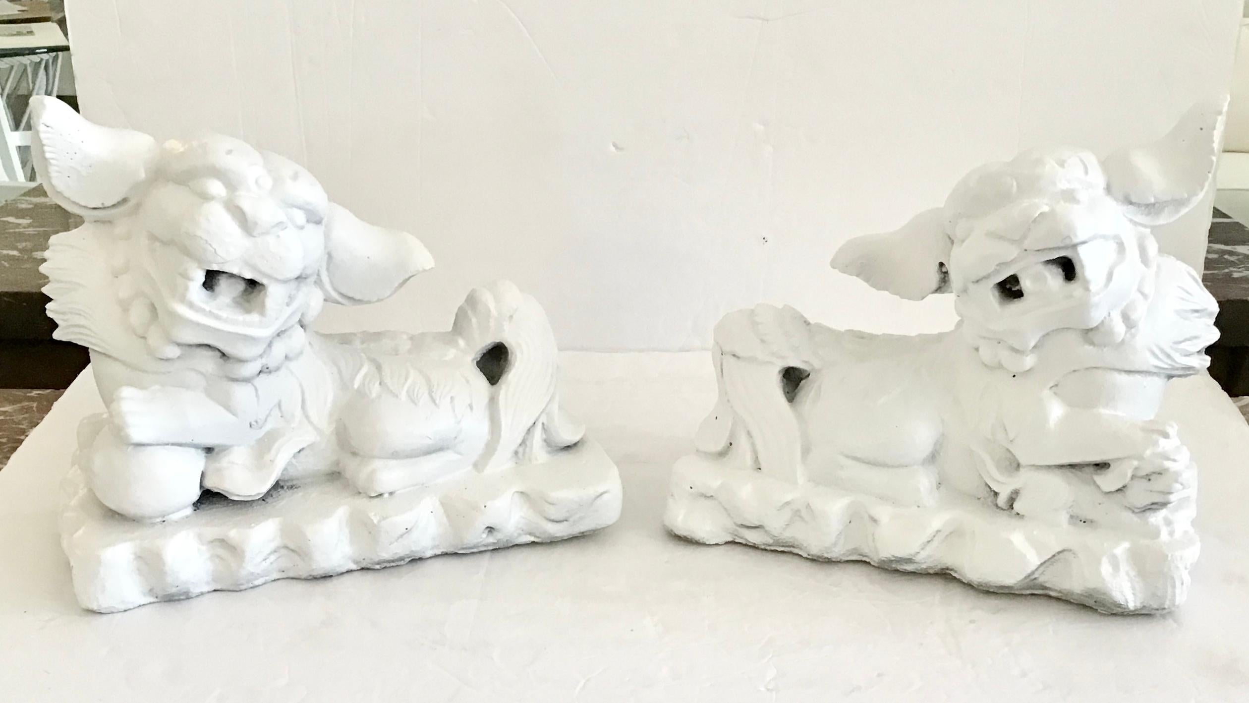 Cast Stone Foo Dogs Inn White Finish, a Pair For Sale 2