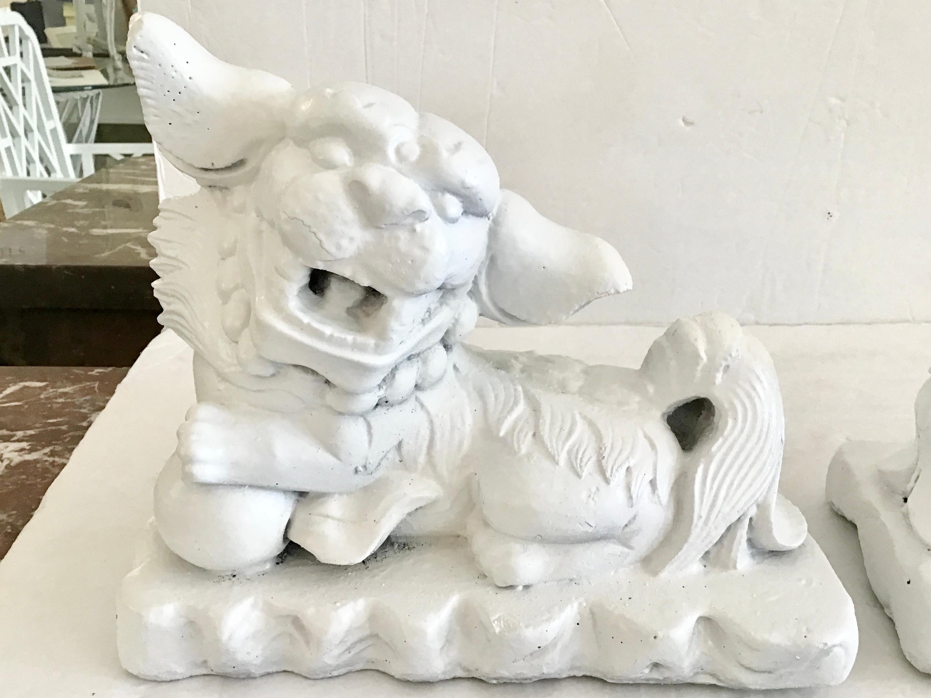 Cast Stone Foo Dogs Inn White Finish, a Pair For Sale 4
