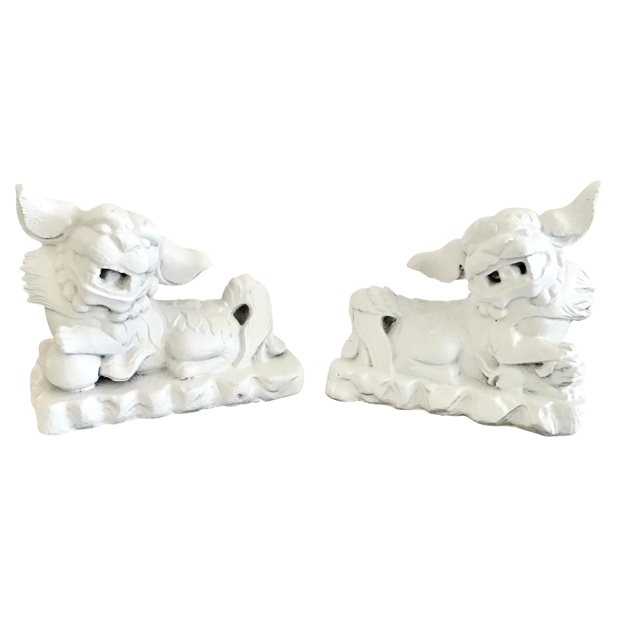 Cast Stone Foo Dogs Inn White Finish, a Pair