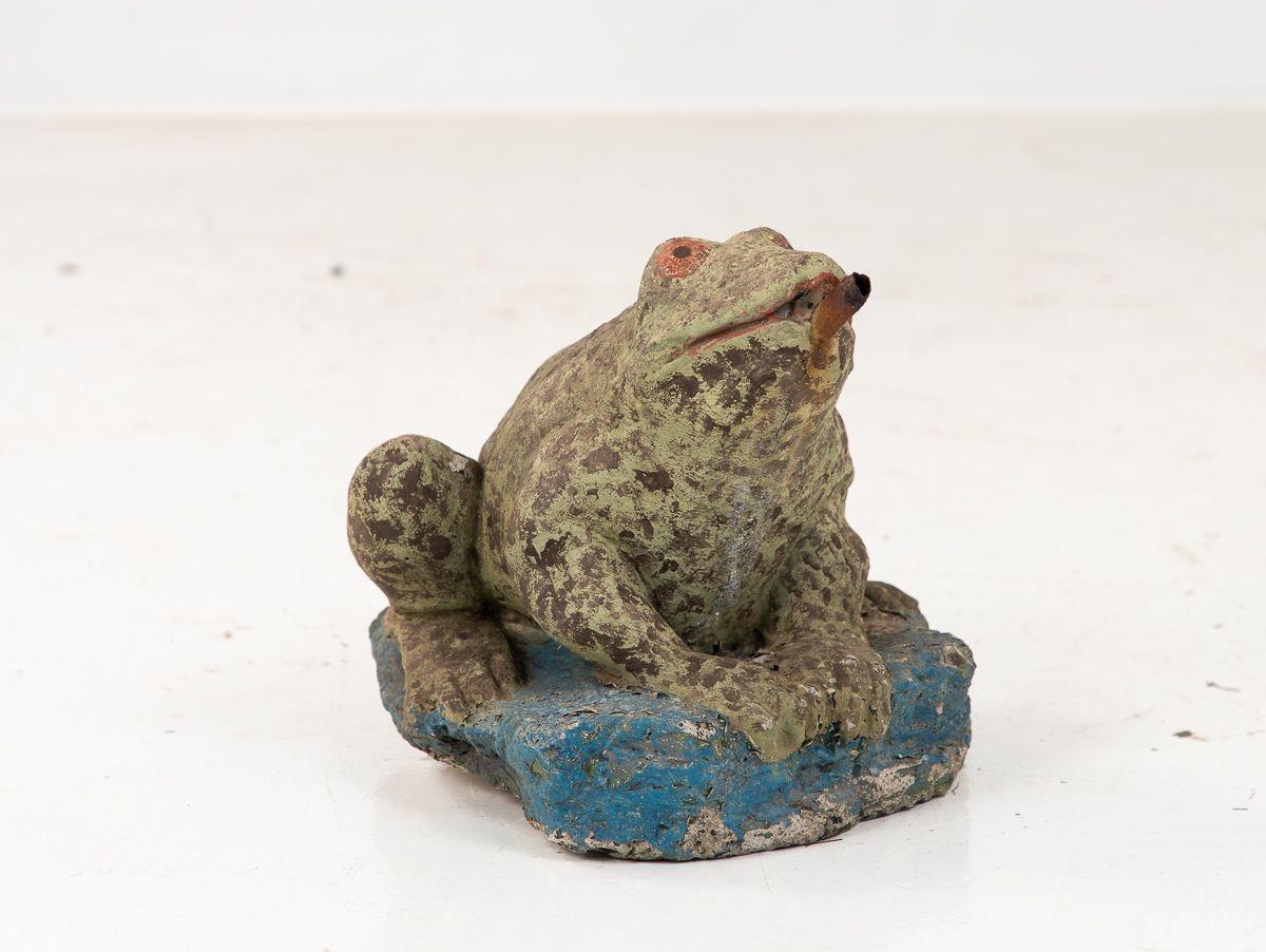stone frog statues