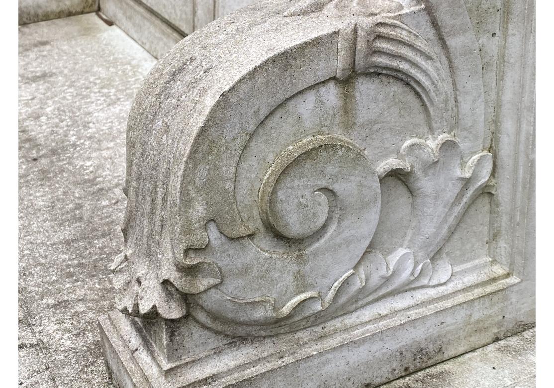 Sedile Adriano in pietra fusa di Haddonstone in vendita 2